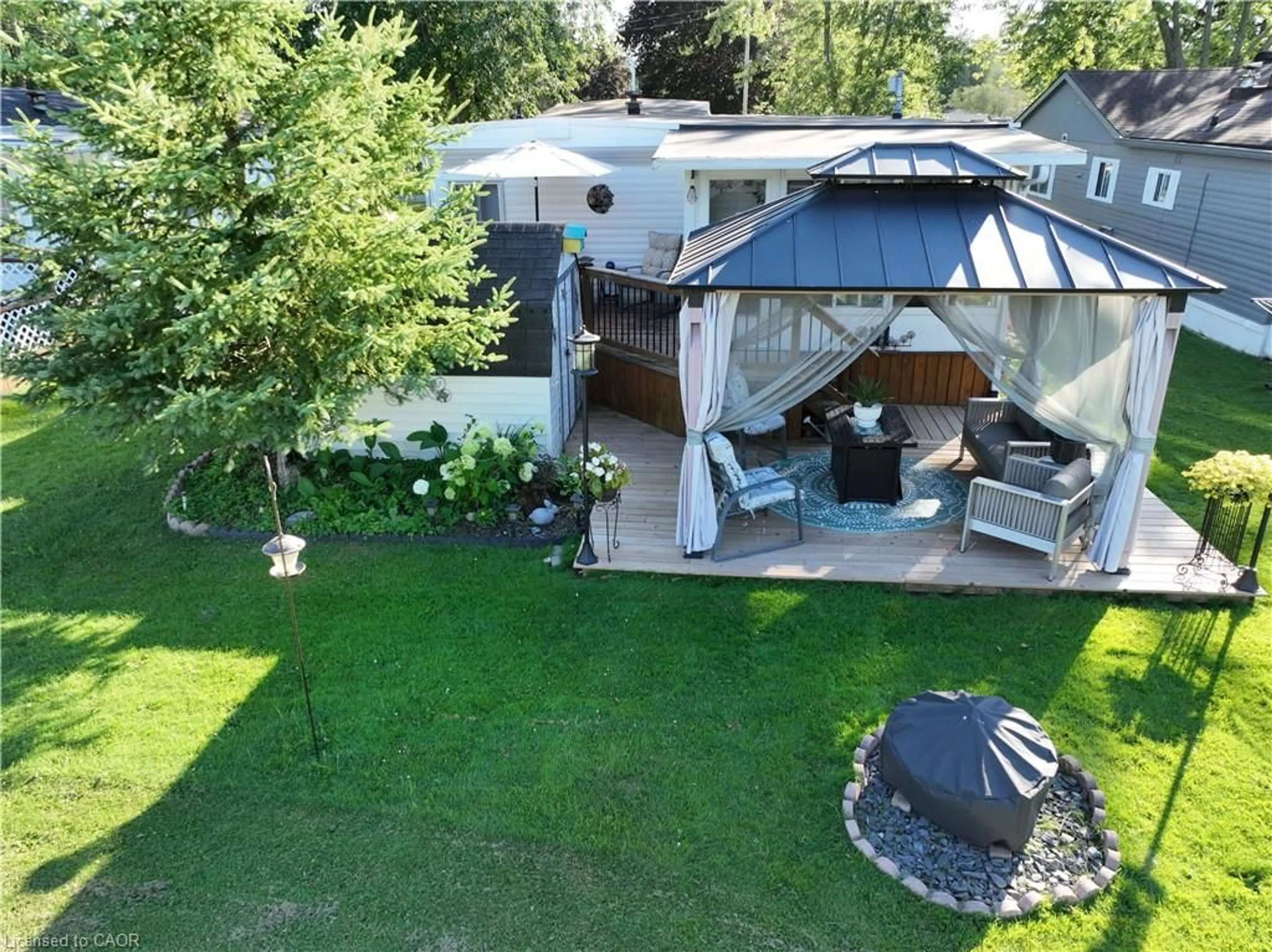 A pic from outside/outdoor area/front of a property/back of a property/a pic from drone, street for 580 Beaver Creek Rd #189, Waterloo Ontario N2J 3Z4