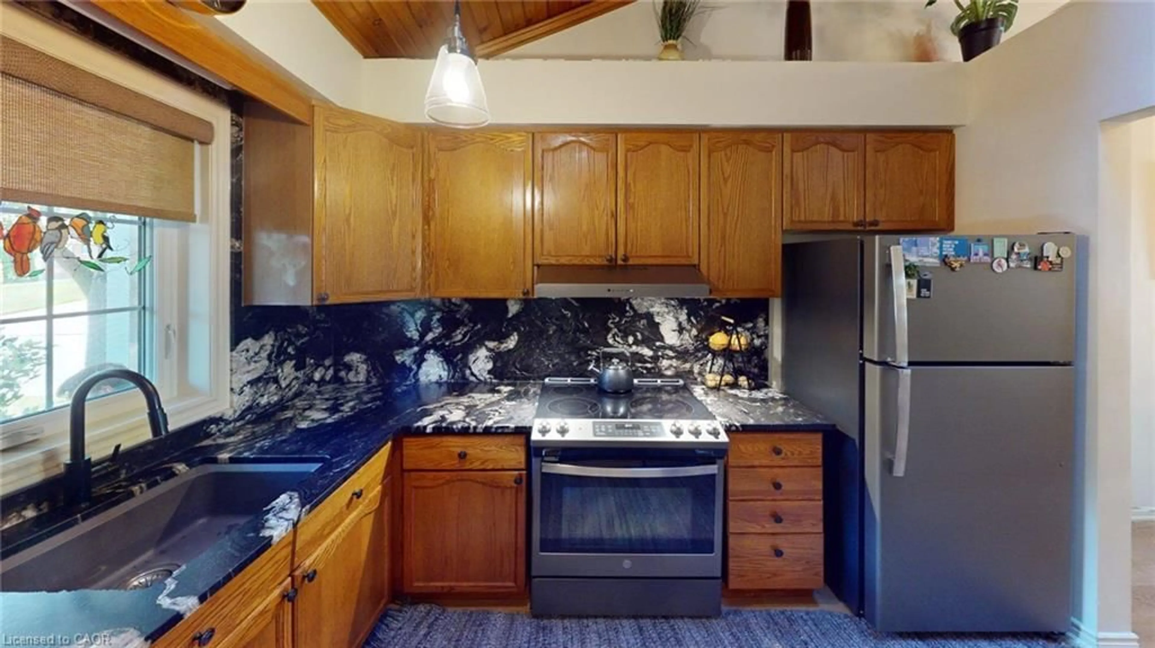 Standard kitchen, ceramic/tile floor for 4101 Diana Pk, Vineland Ontario L0R 2C0