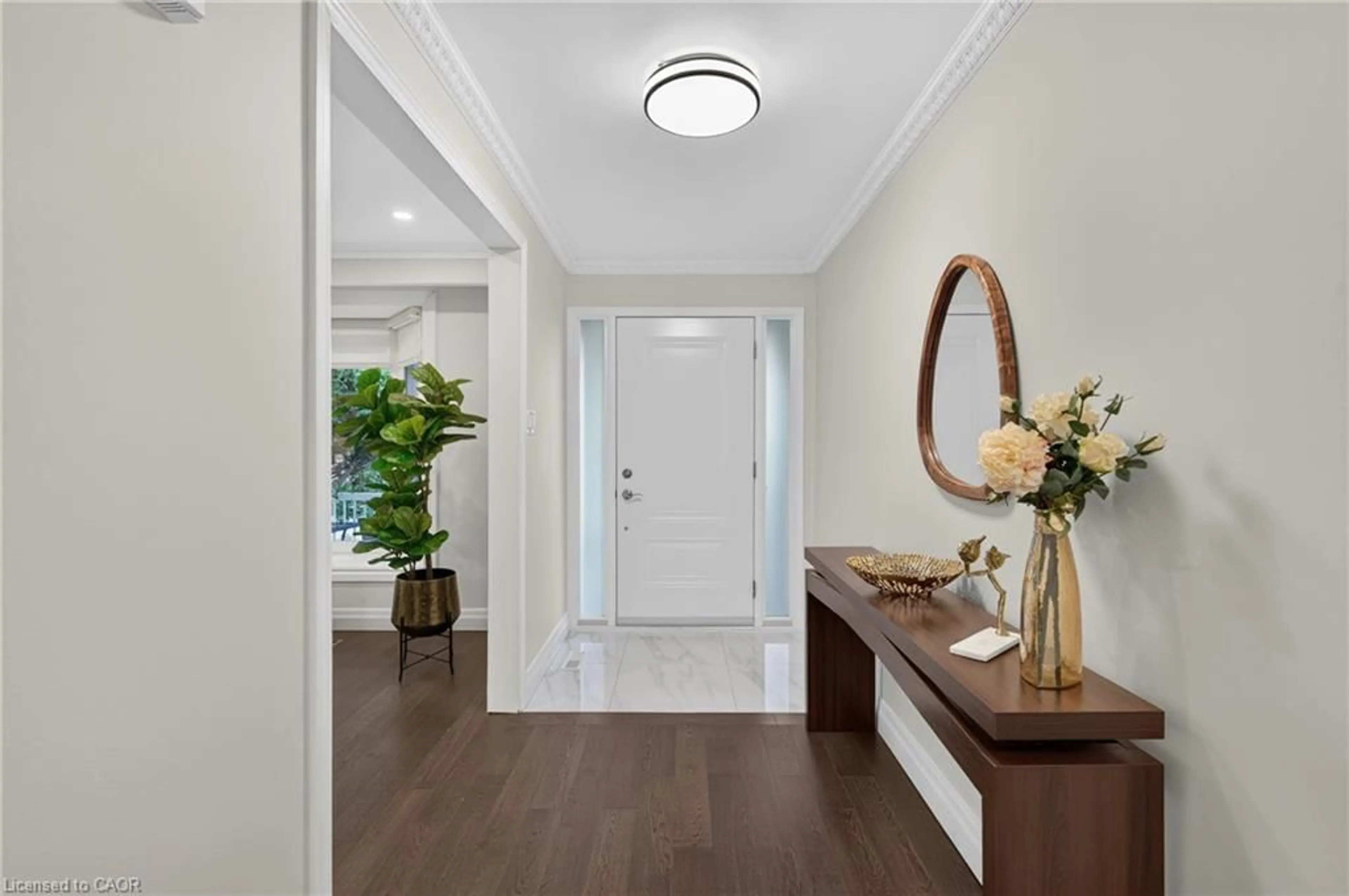 Indoor entryway for 603 Cummer Ave, North York Ontario M2K 2M5