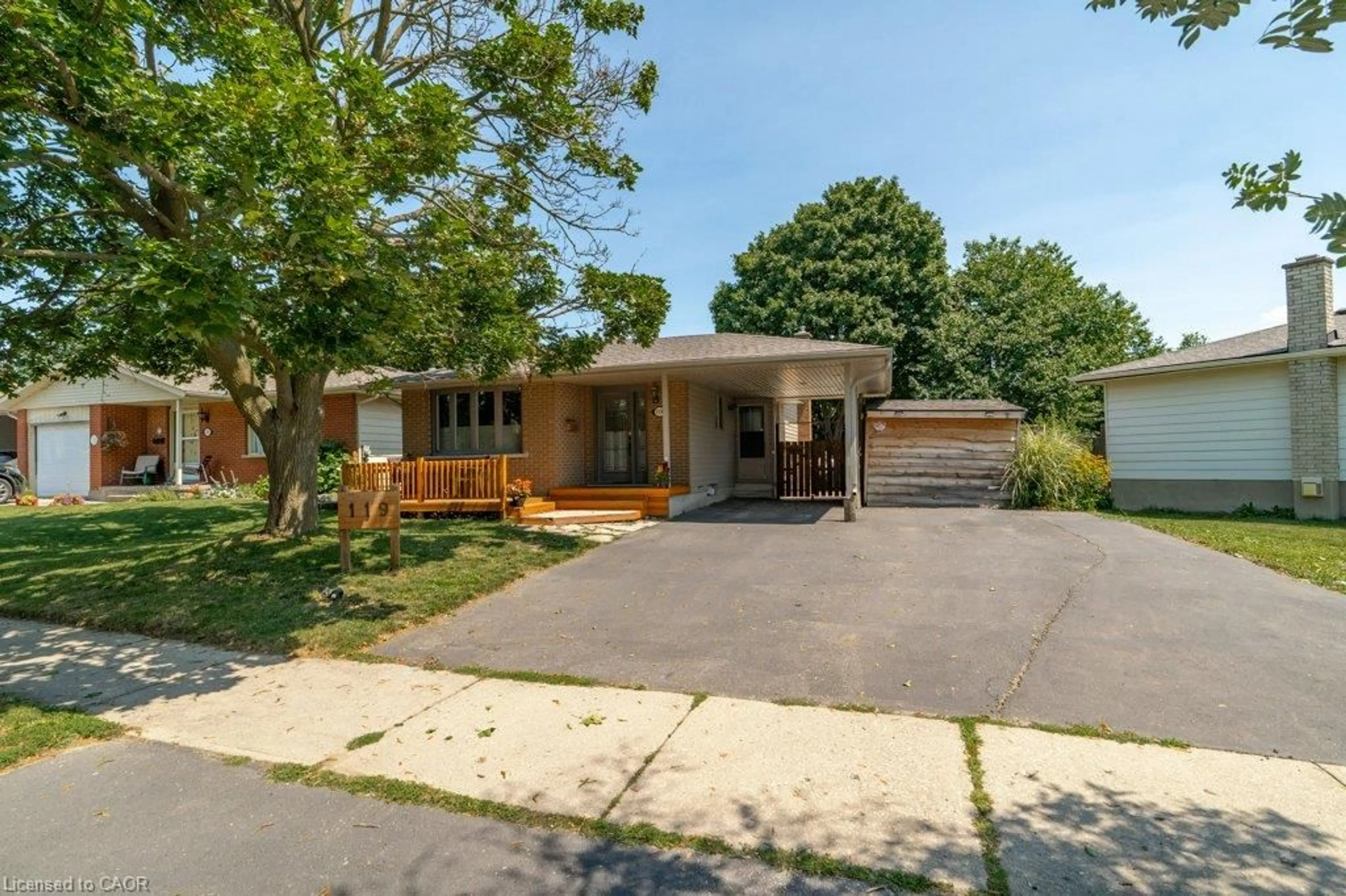 Home with brick exterior material, street for 119 Millwood Cres, Kitchener Ontario N2P 1R4