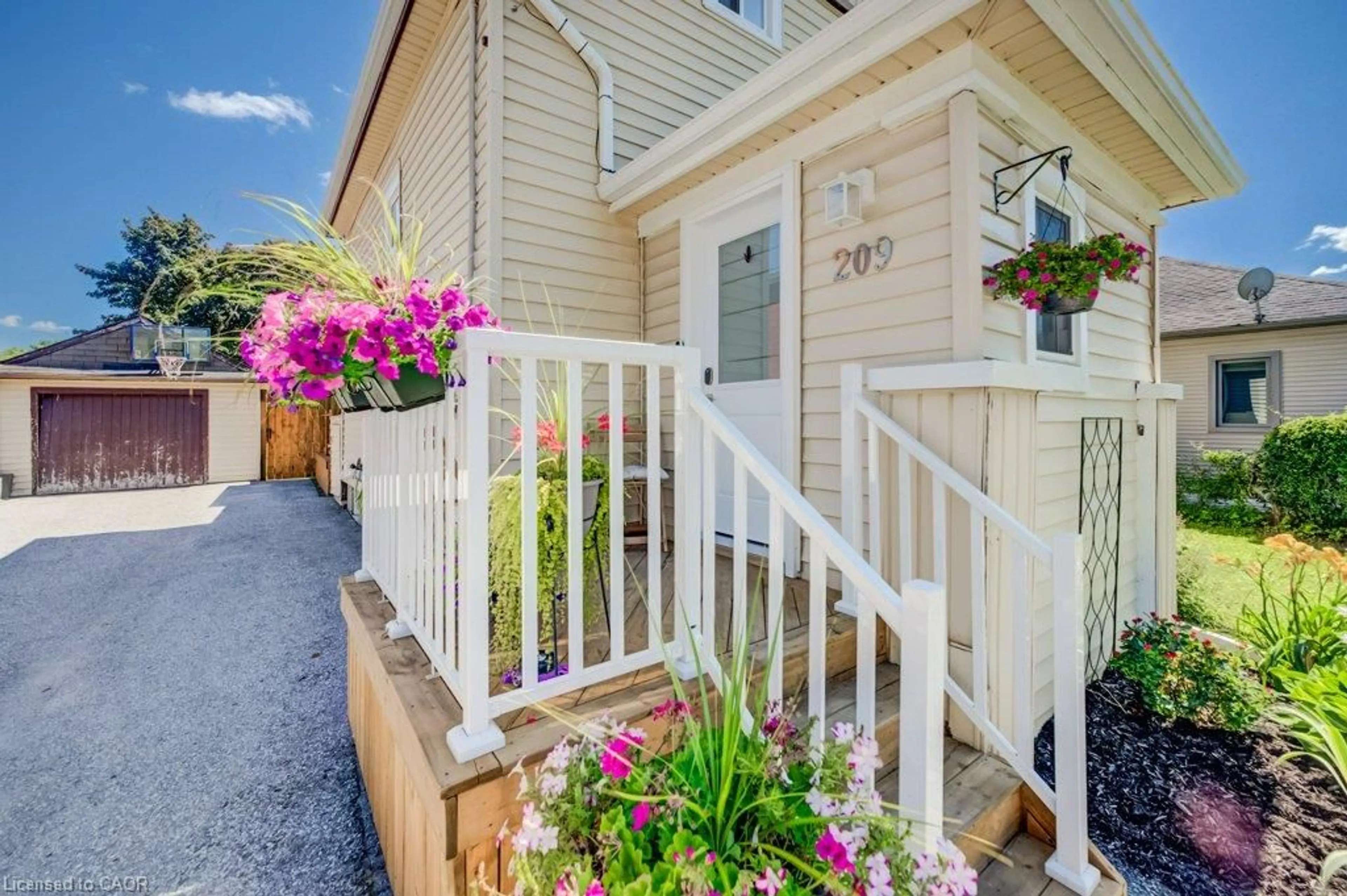 Unknown for 209 Belleview Ave, Kitchener Ontario N2B 1G6