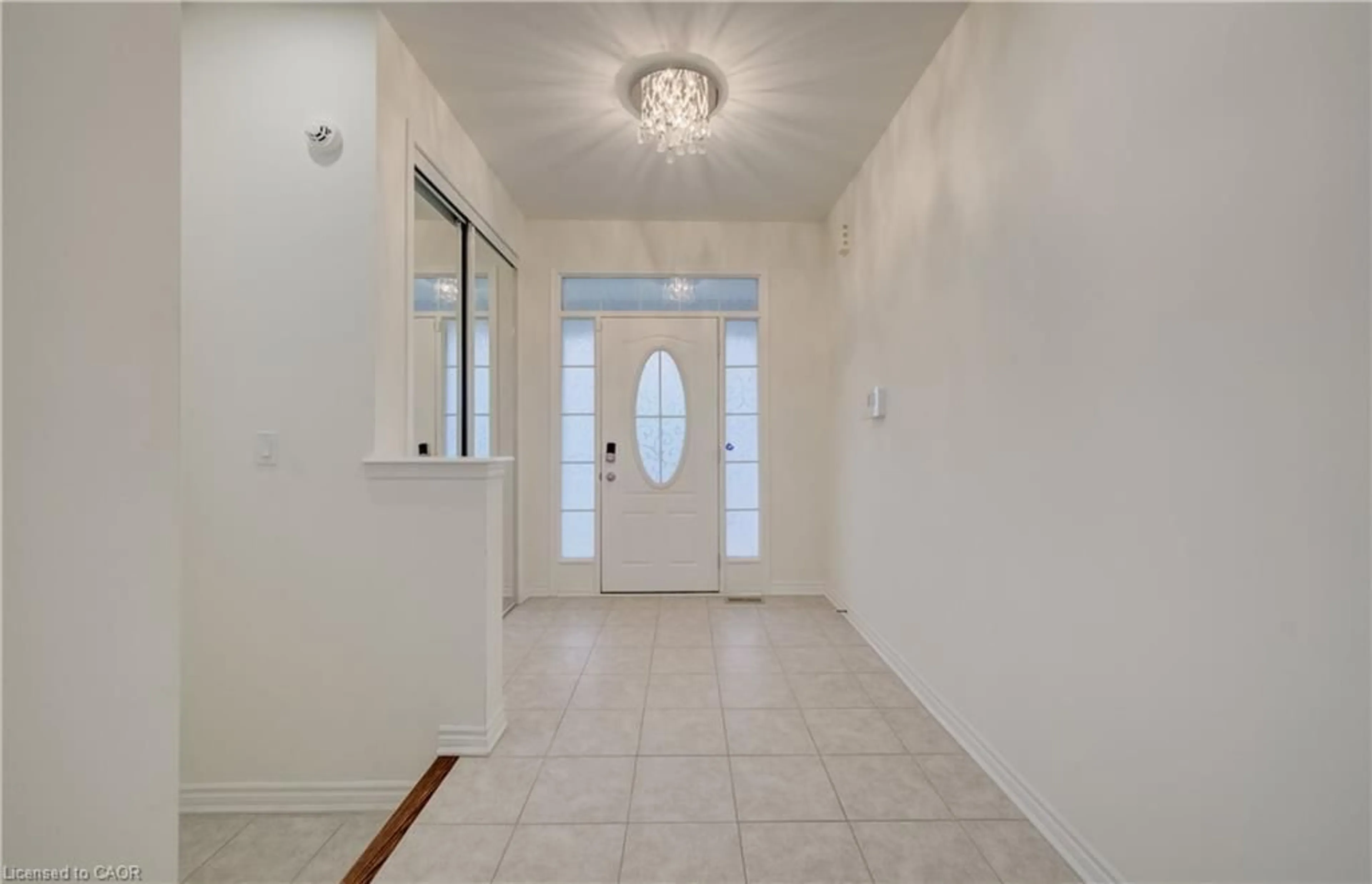Indoor entryway for 52 Pointer St, Cambridge Ontario N3E 0B4