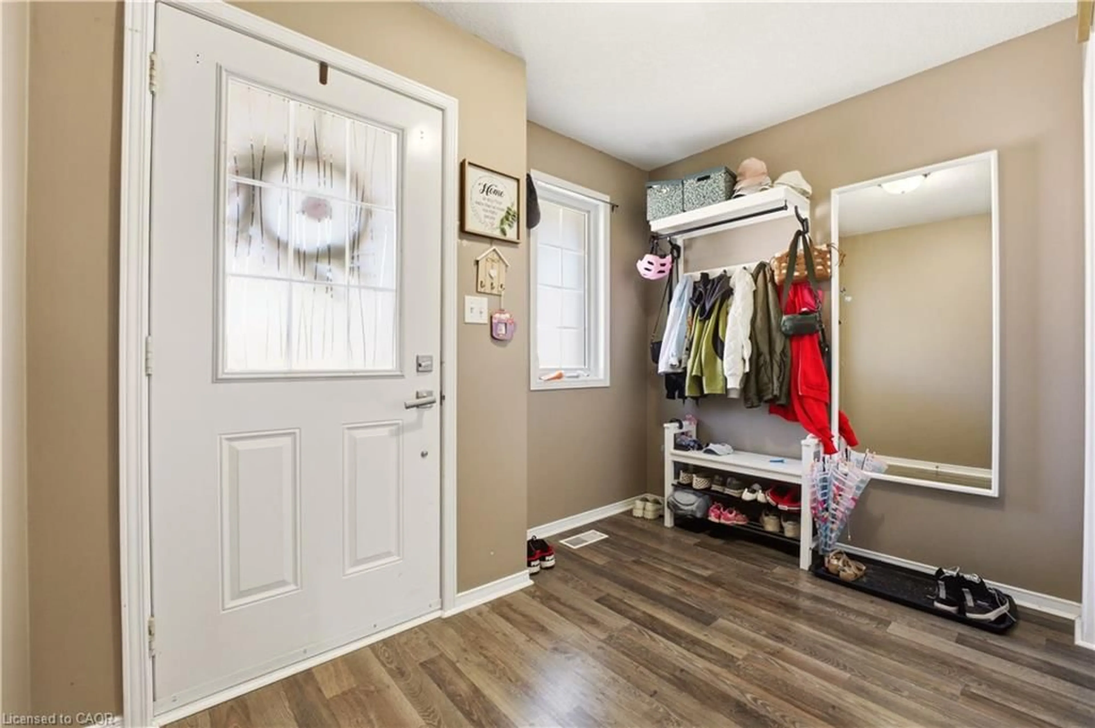Indoor entryway for 541 Wild Iris Ave, Waterloo Ontario N2V 2W4
