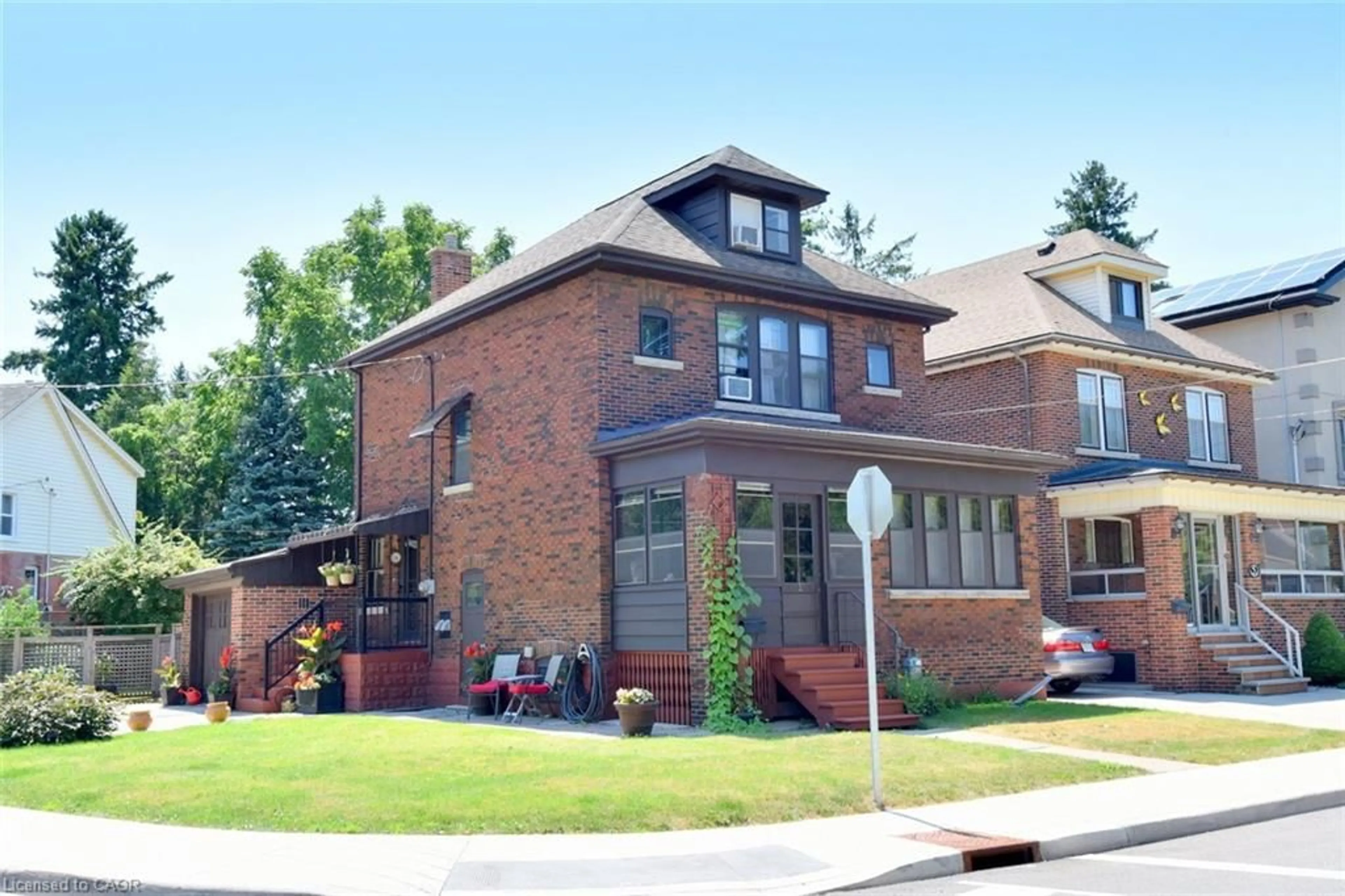 Home with brick exterior material, street for 1 Barclay St, Hamilton Ontario L8S 1P1