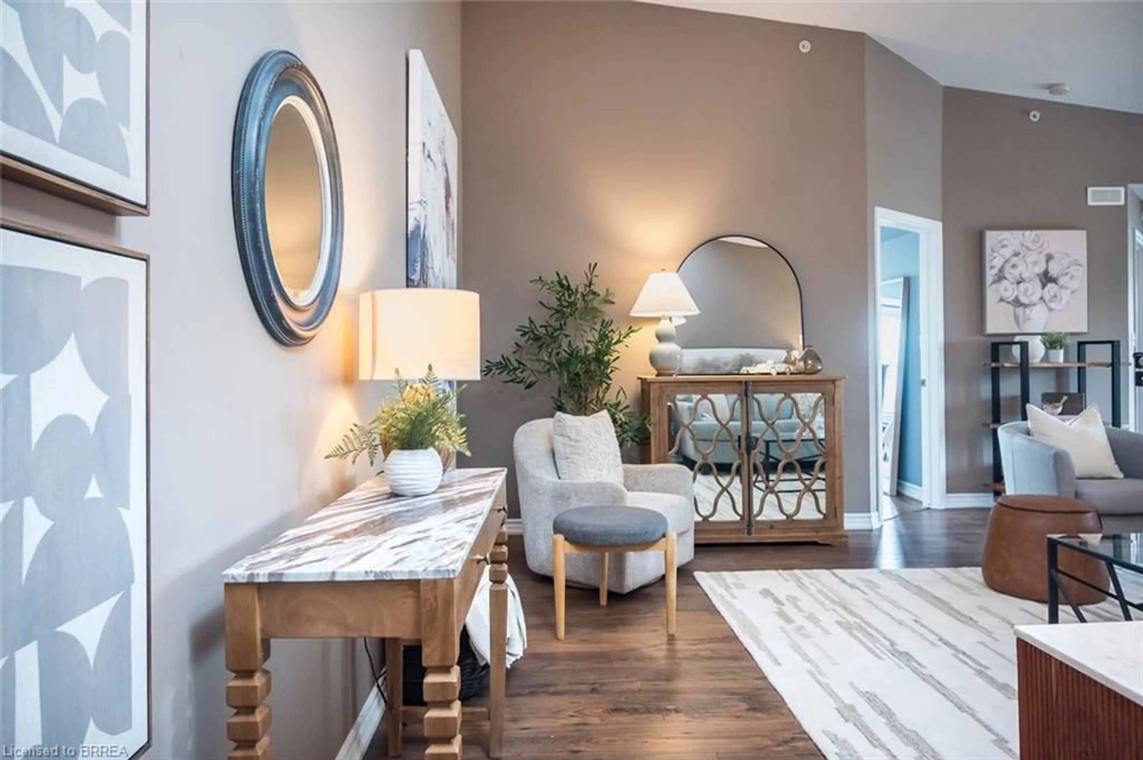 Indoor entryway for 1483 Maple Ave #401, Milton Ontario L9T 0B6