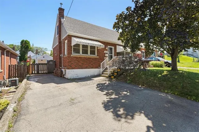 233 Auburn Ave, Hamilton 4