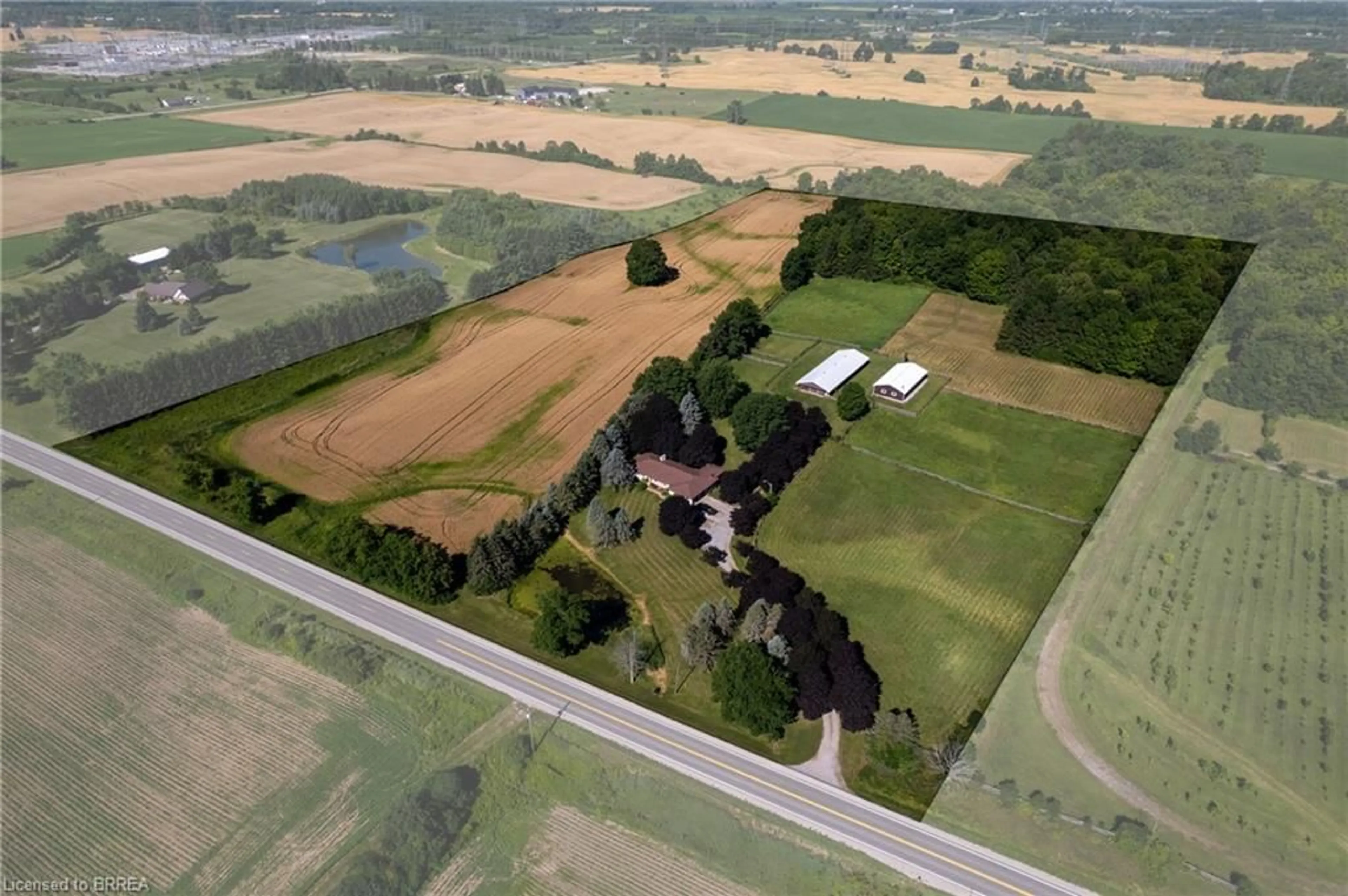 A pic from outside/outdoor area/front of a property/back of a property/a pic from drone, building for 269 Brant County Road 22, Onondaga Ontario L9G 3L1