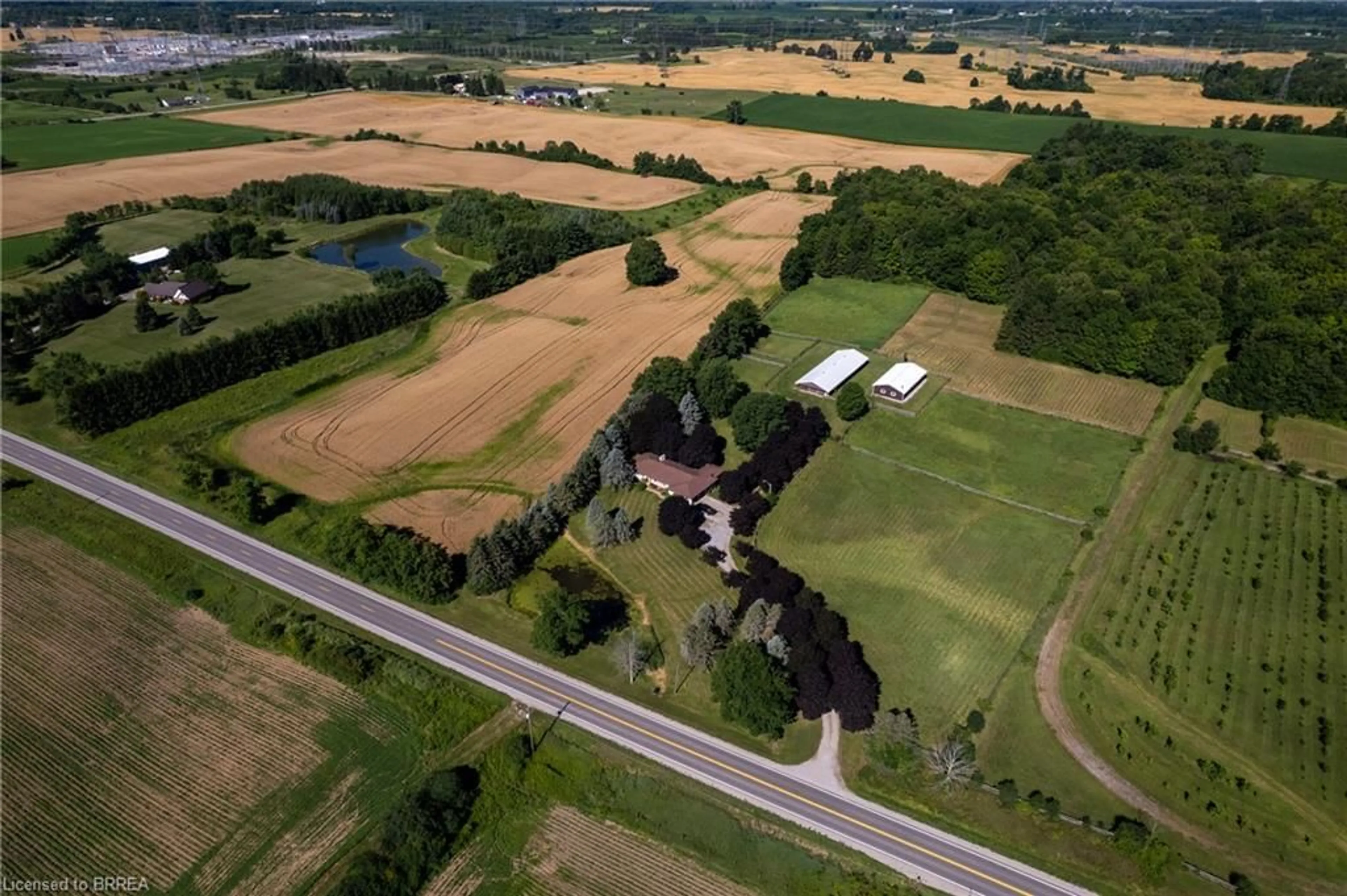 A pic from outside/outdoor area/front of a property/back of a property/a pic from drone, unknown for 269 Brant County Road 22, Onondaga Ontario L9G 3L1