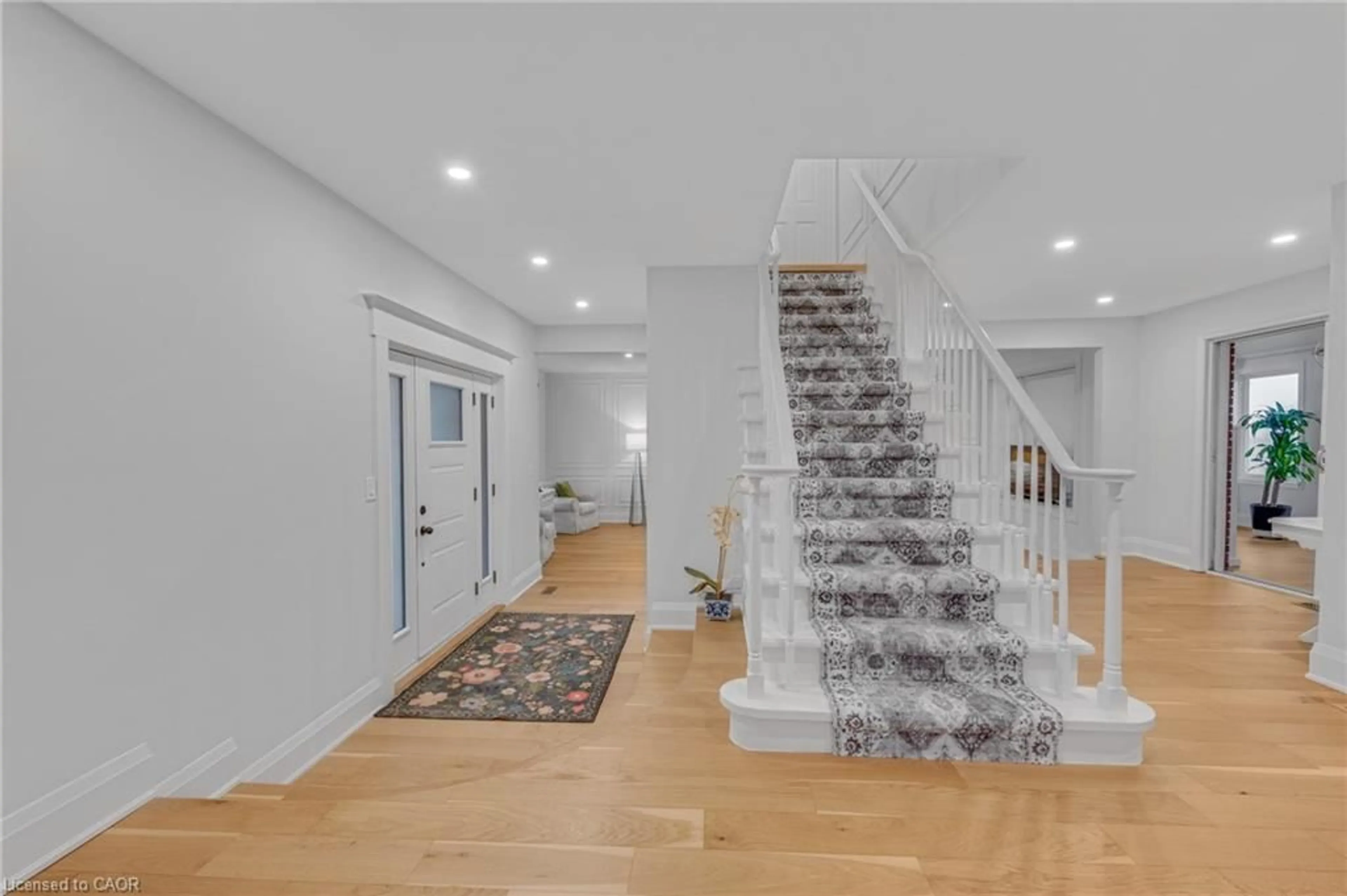 Indoor foyer for 501 Concession Rd 2, Cayuga Ontario N0A 1E0