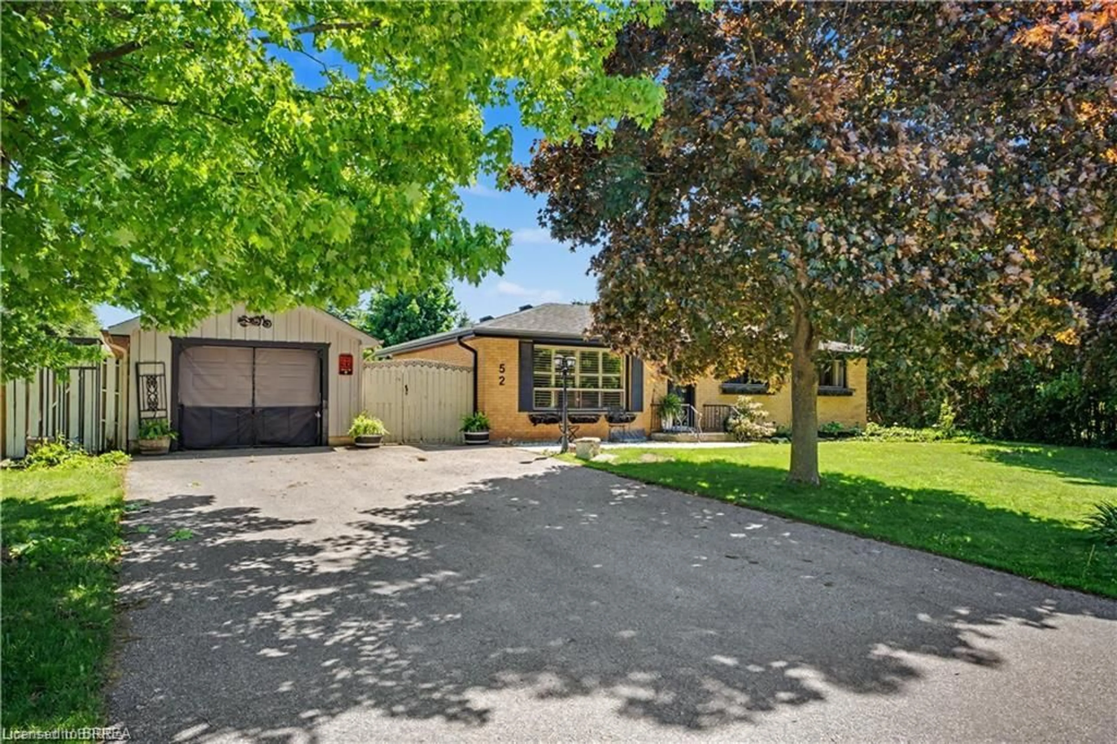 A pic from outside/outdoor area/front of a property/back of a property/a pic from drone, street for 52 Lorne Ave, Burford Ontario N0E 1A0