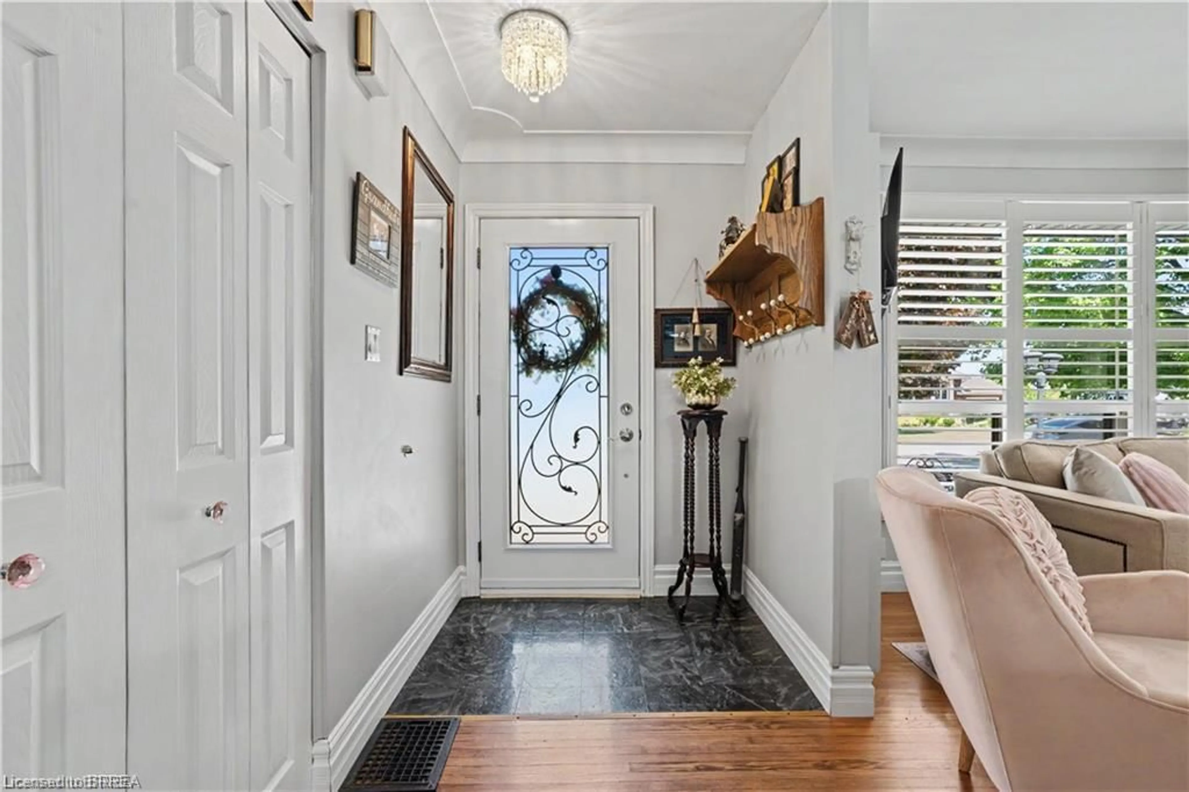 Indoor entryway for 52 Lorne Ave, Burford Ontario N0E 1A0