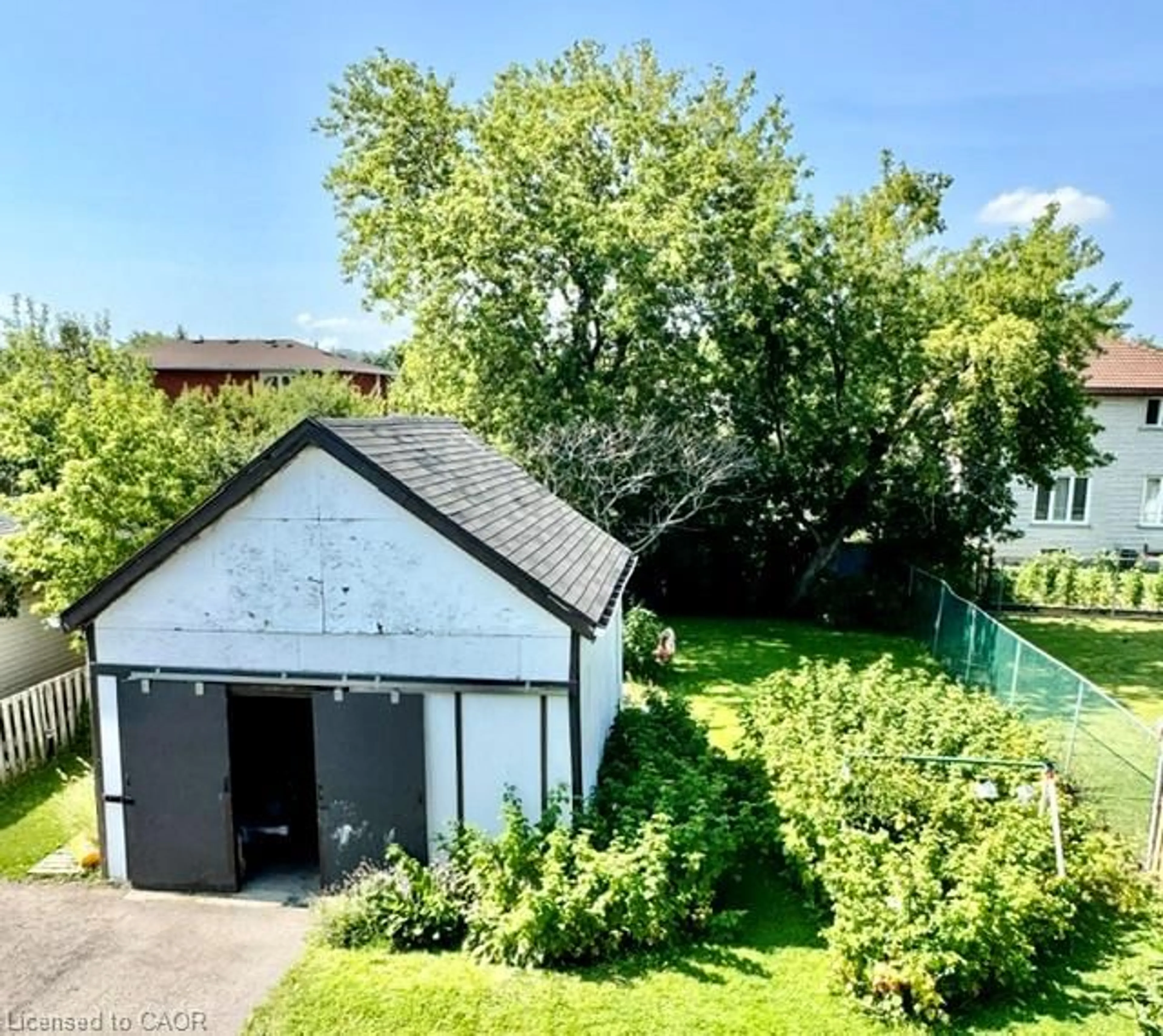 A pic from outside/outdoor area/front of a property/back of a property/a pic from drone, street for 342 Barton St, Hamilton Ontario L8E 2K9