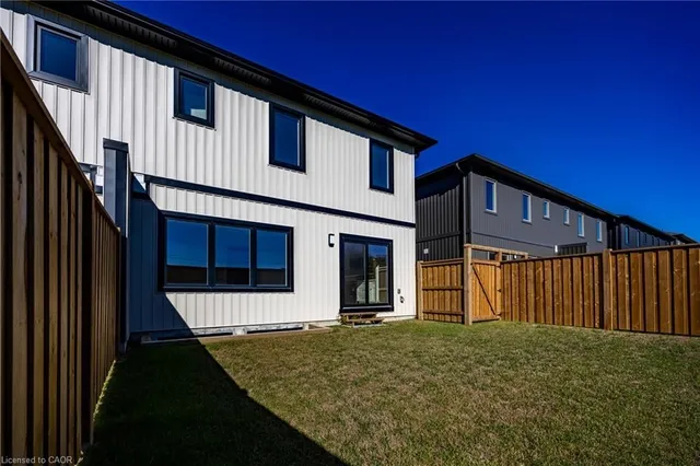 111 Amber St, Waterford 3