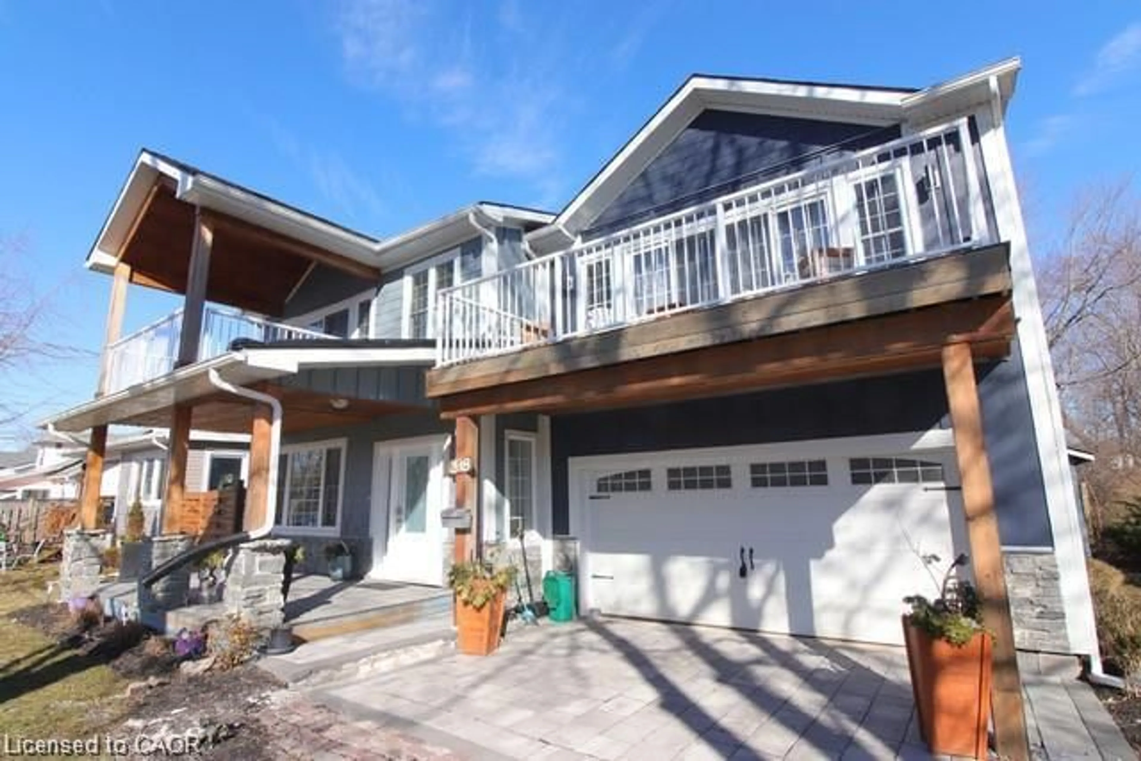 Home with vinyl exterior material, street for 318 Beachview Ave, Fort Erie Ontario L2A 4L7