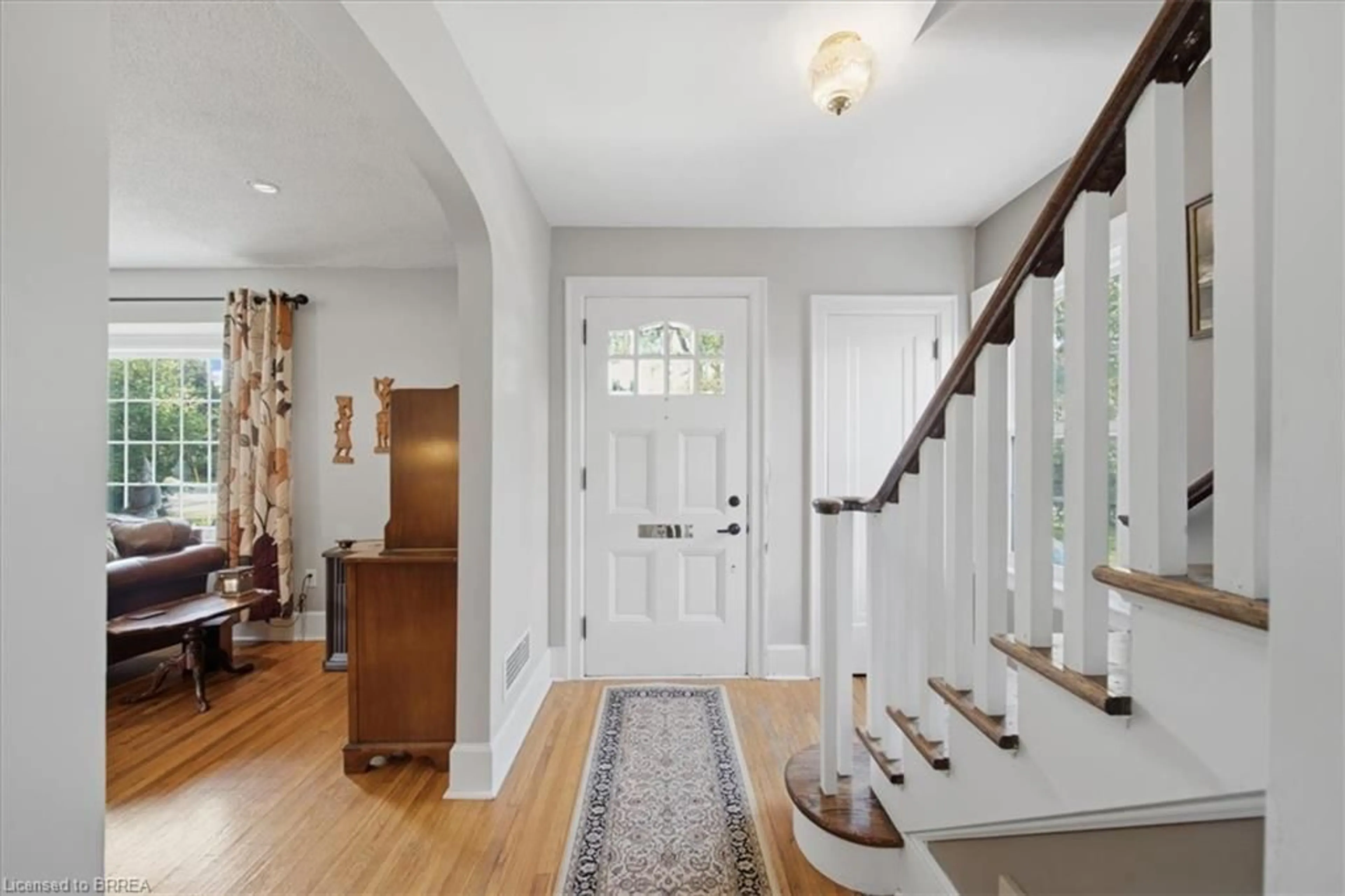 Indoor entryway for 55 Jane St, Paris Ontario N3L 2Y1