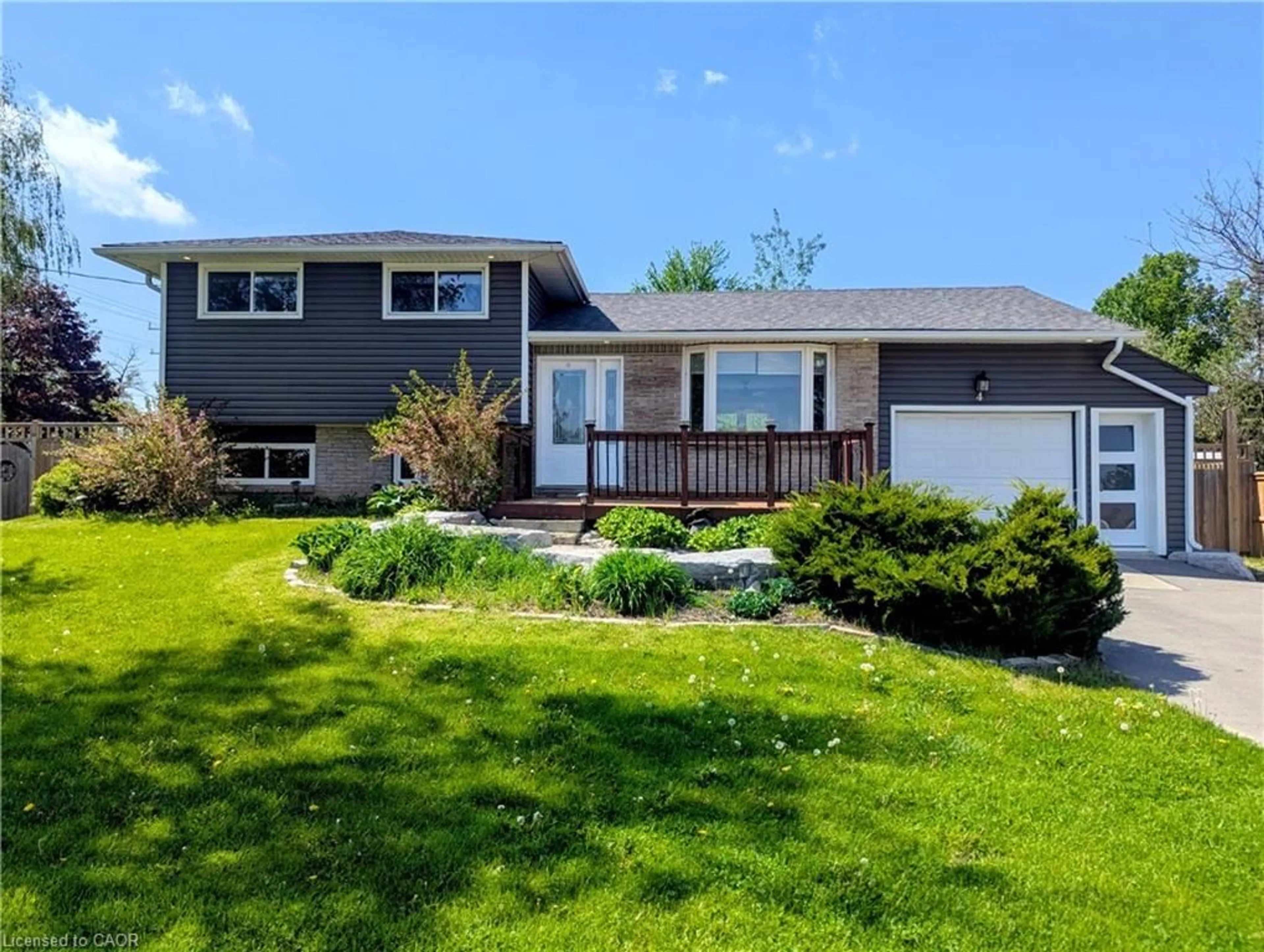 Home with vinyl exterior material, street for 4 First Line, Elora Ontario N0B 1S0