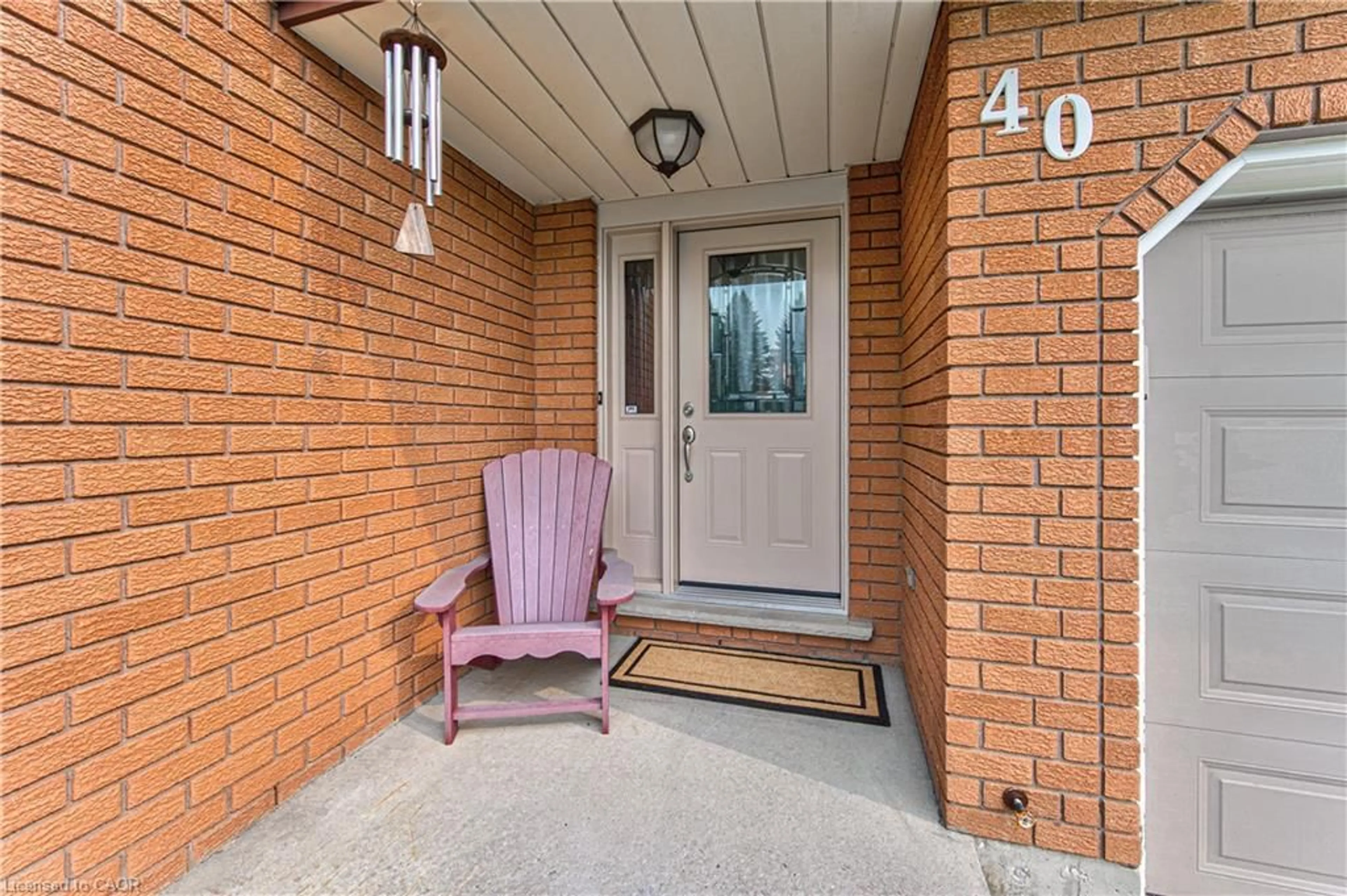 Indoor entryway for 40 Peter St, Scotland Ontario N0E 1R0