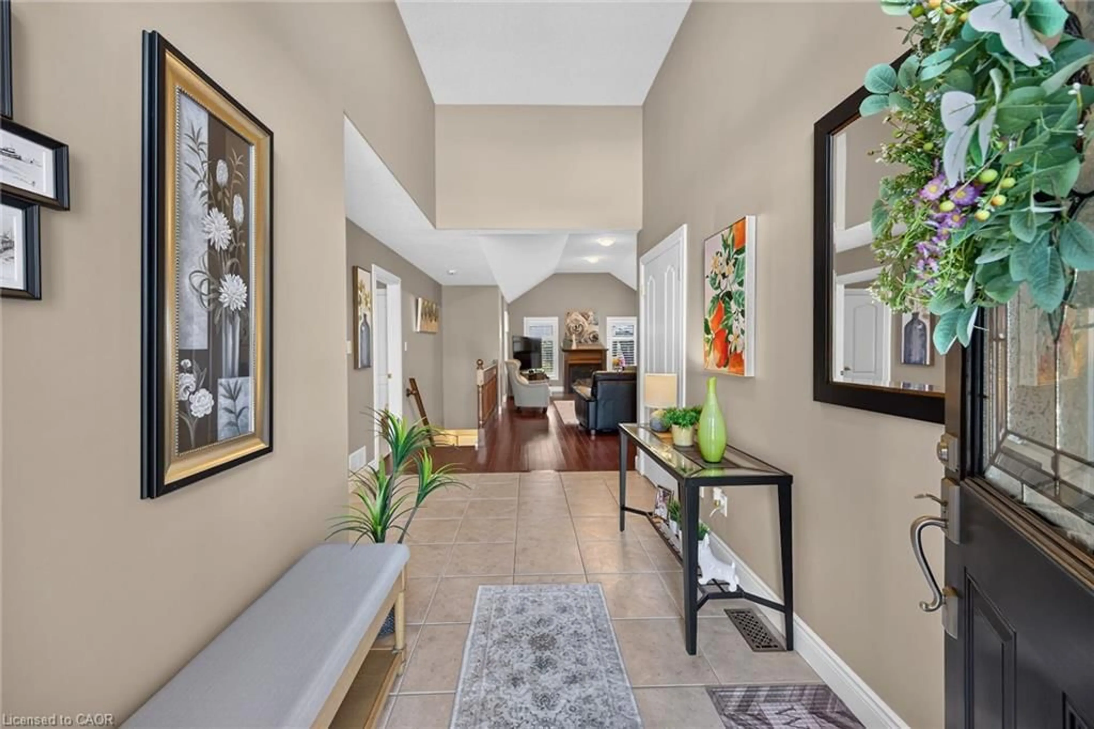 Indoor foyer for 108 Willowdale Cres, Port Dover Ontario N0A 1N5