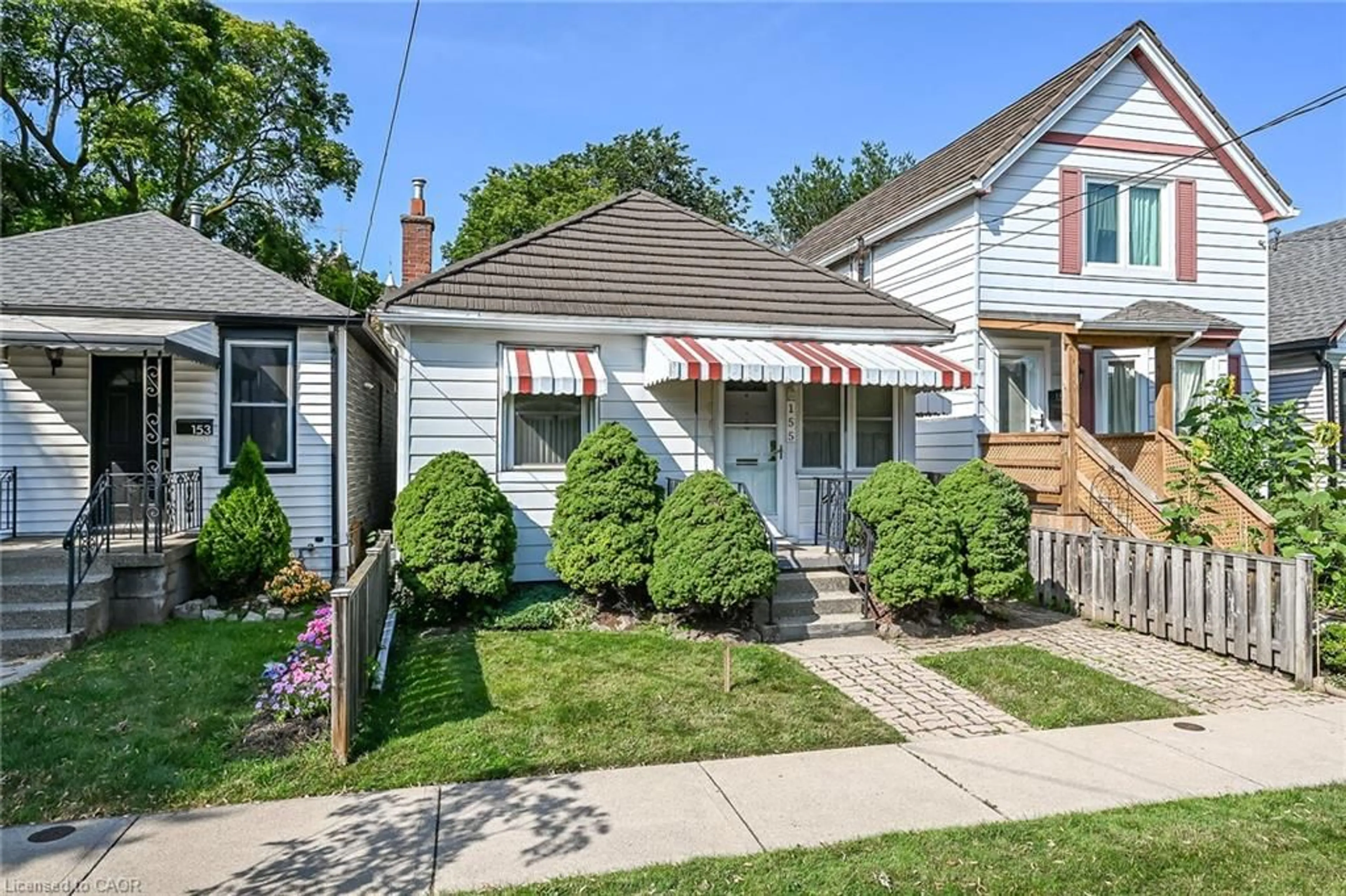 Home with vinyl exterior material, street for 155 Newlands Ave, Hamilton Ontario L8H 2T8