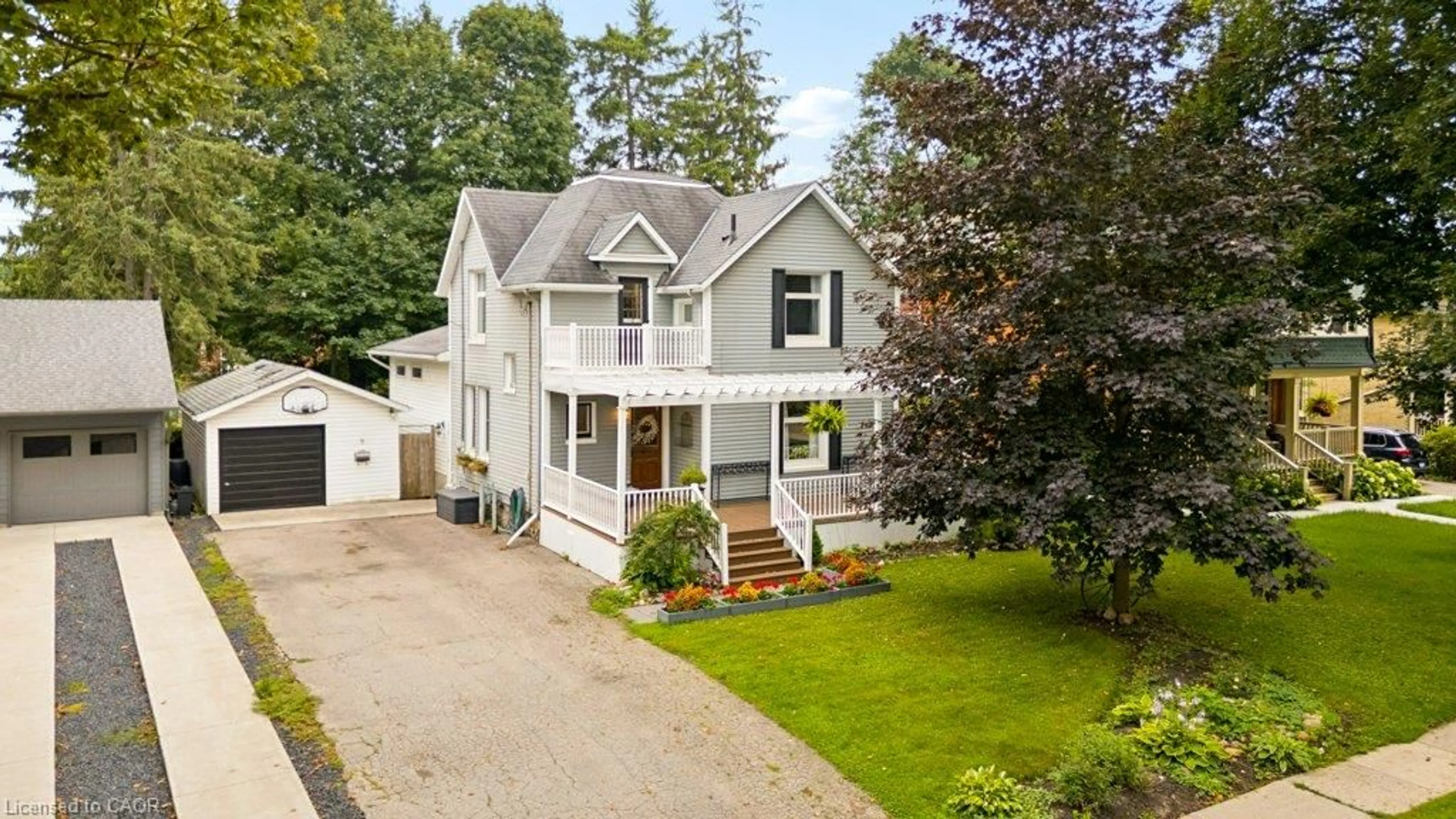 A pic from outside/outdoor area/front of a property/back of a property/a pic from drone, street for 9 Park Ave, Elmira Ontario N3B 1K9