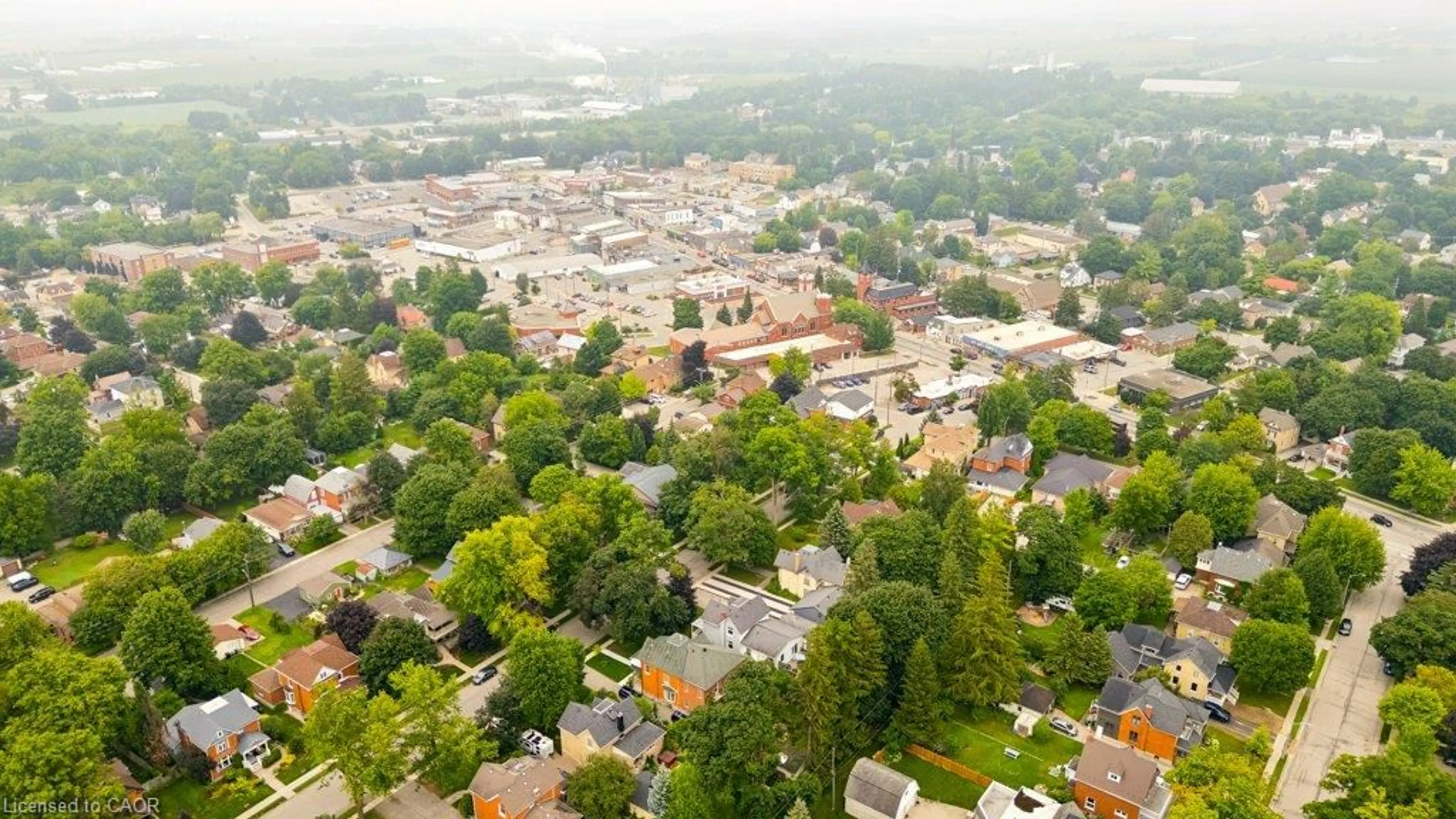 A pic from outside/outdoor area/front of a property/back of a property/a pic from drone, street for 9 Park Ave, Elmira Ontario N3B 1K9