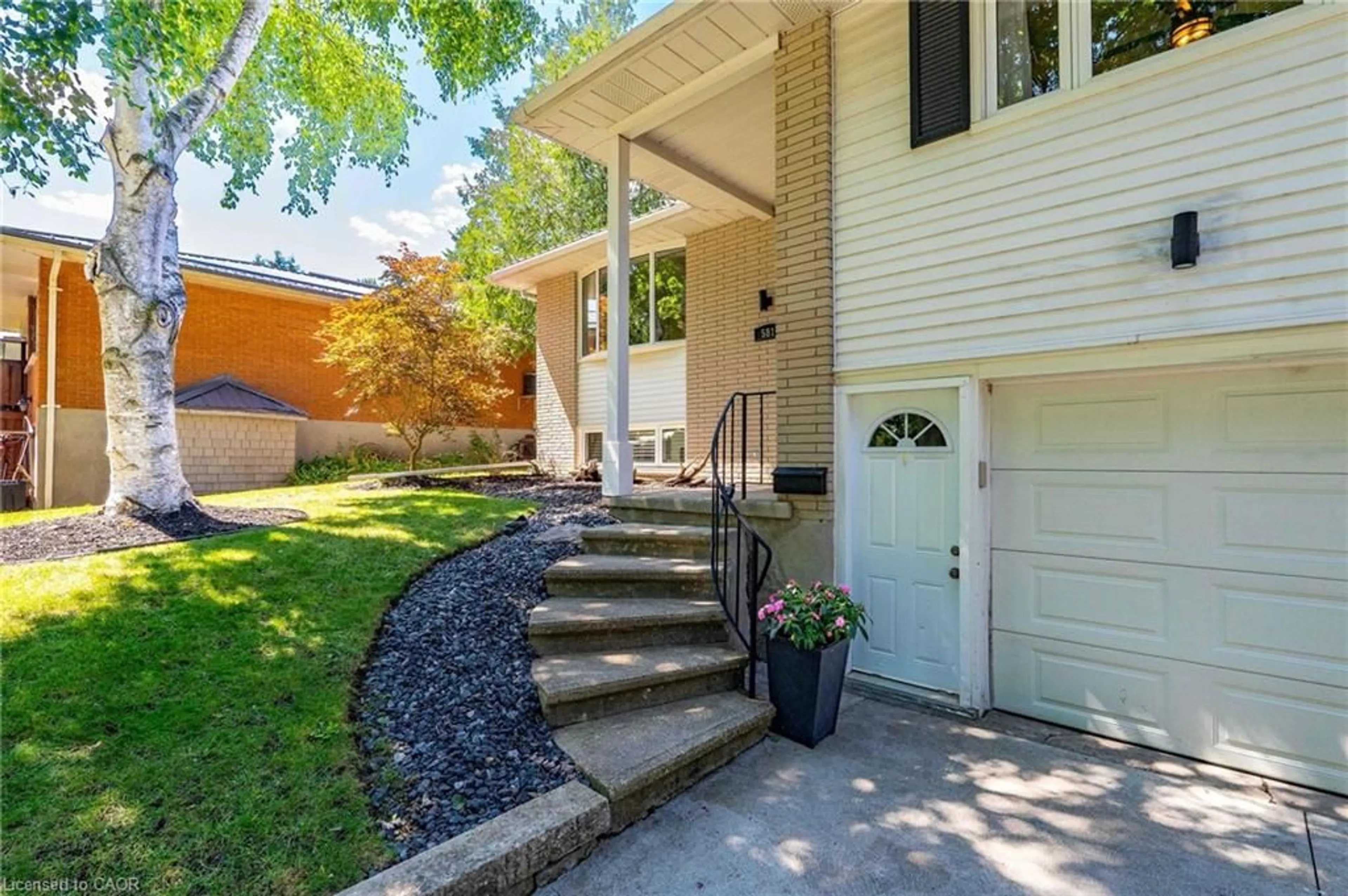 Unknown for 581 Glendene Cres, Waterloo Ontario N2L 4P3