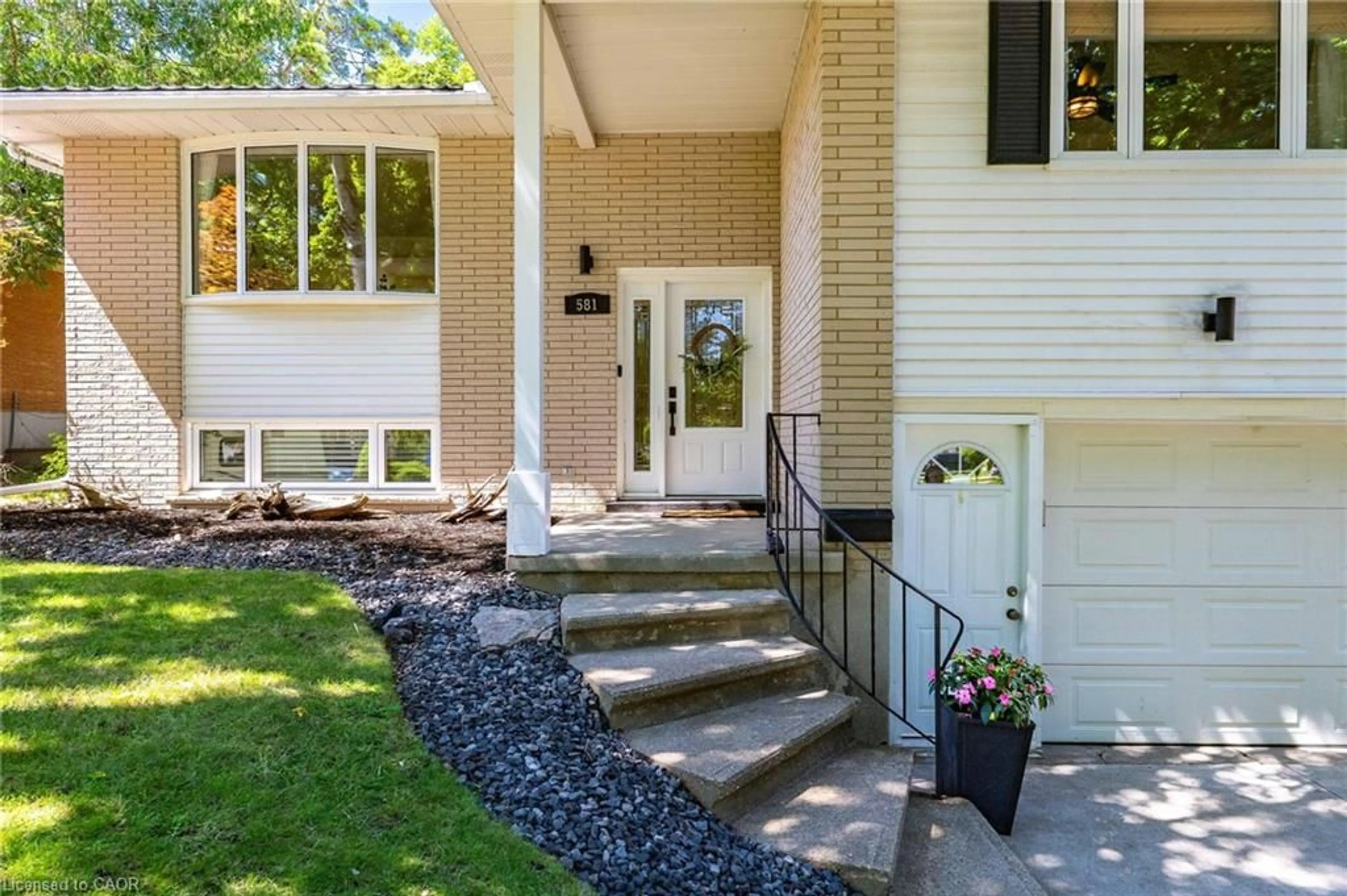 Unknown for 581 Glendene Cres, Waterloo Ontario N2L 4P3