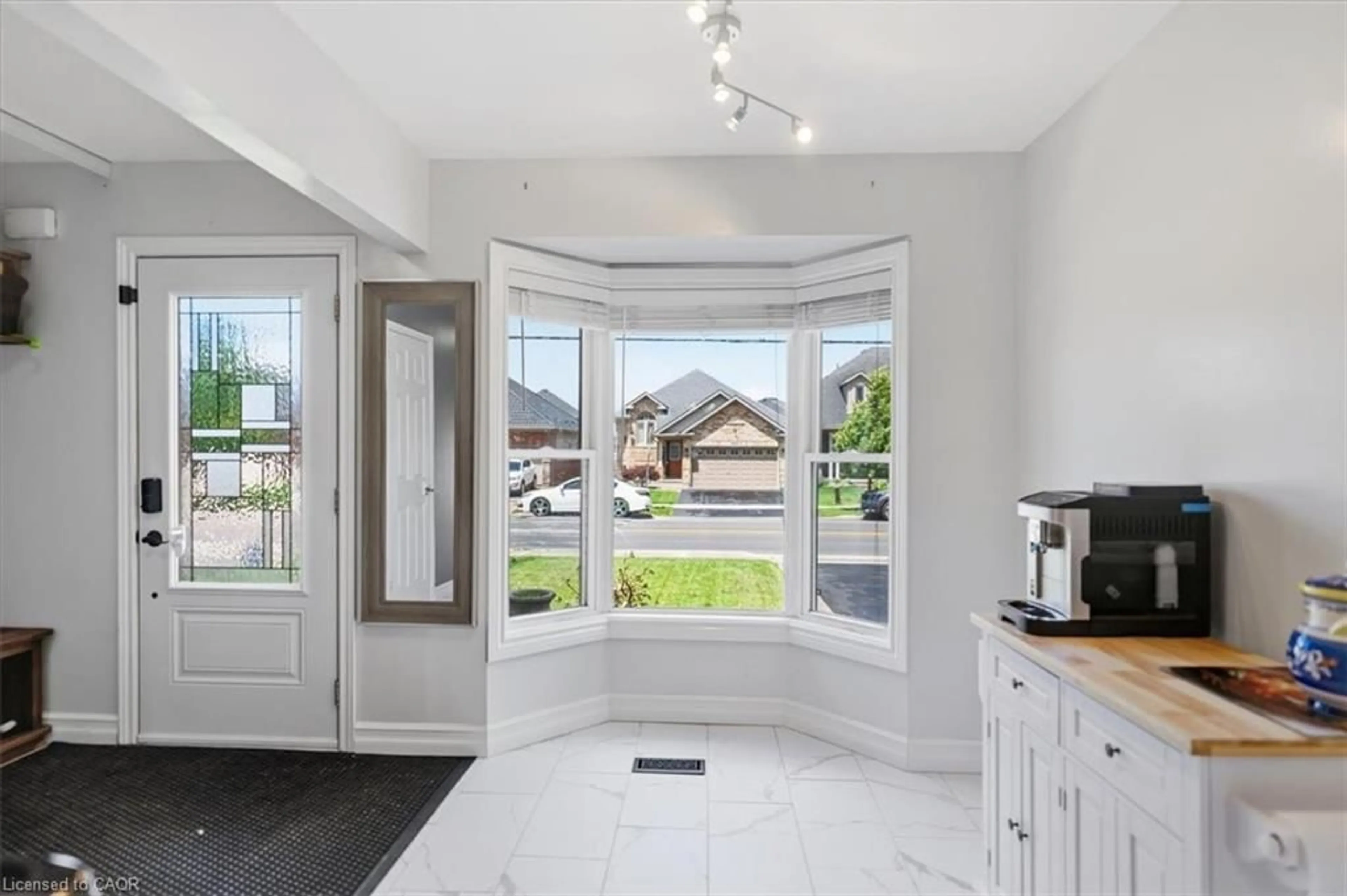Unknown for 4804 John St, Beamsville Ontario L3J 0P5