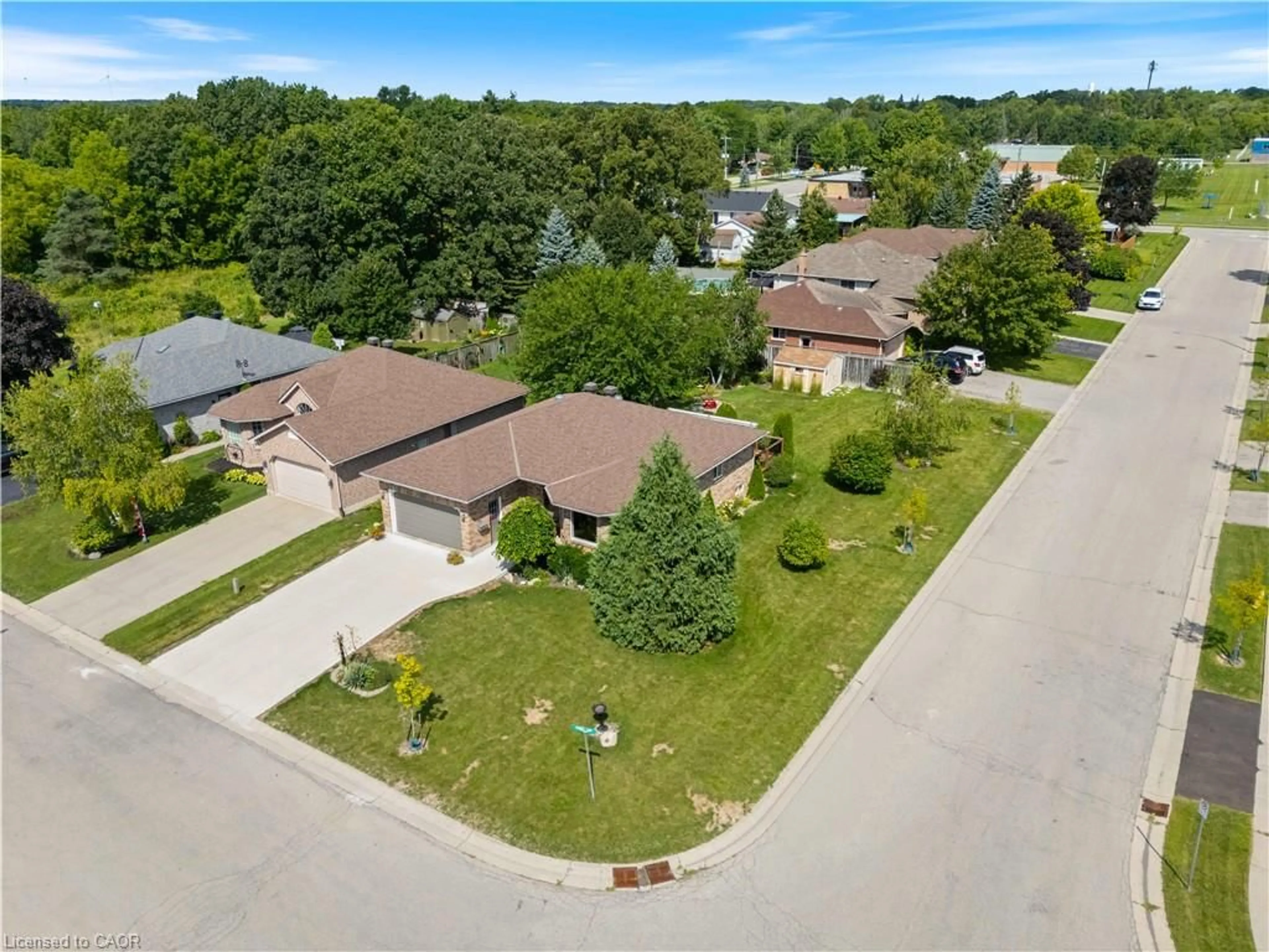A pic from outside/outdoor area/front of a property/back of a property/a pic from drone, street for 10 Sunset Lane, Cayuga Ontario N0A 1E0