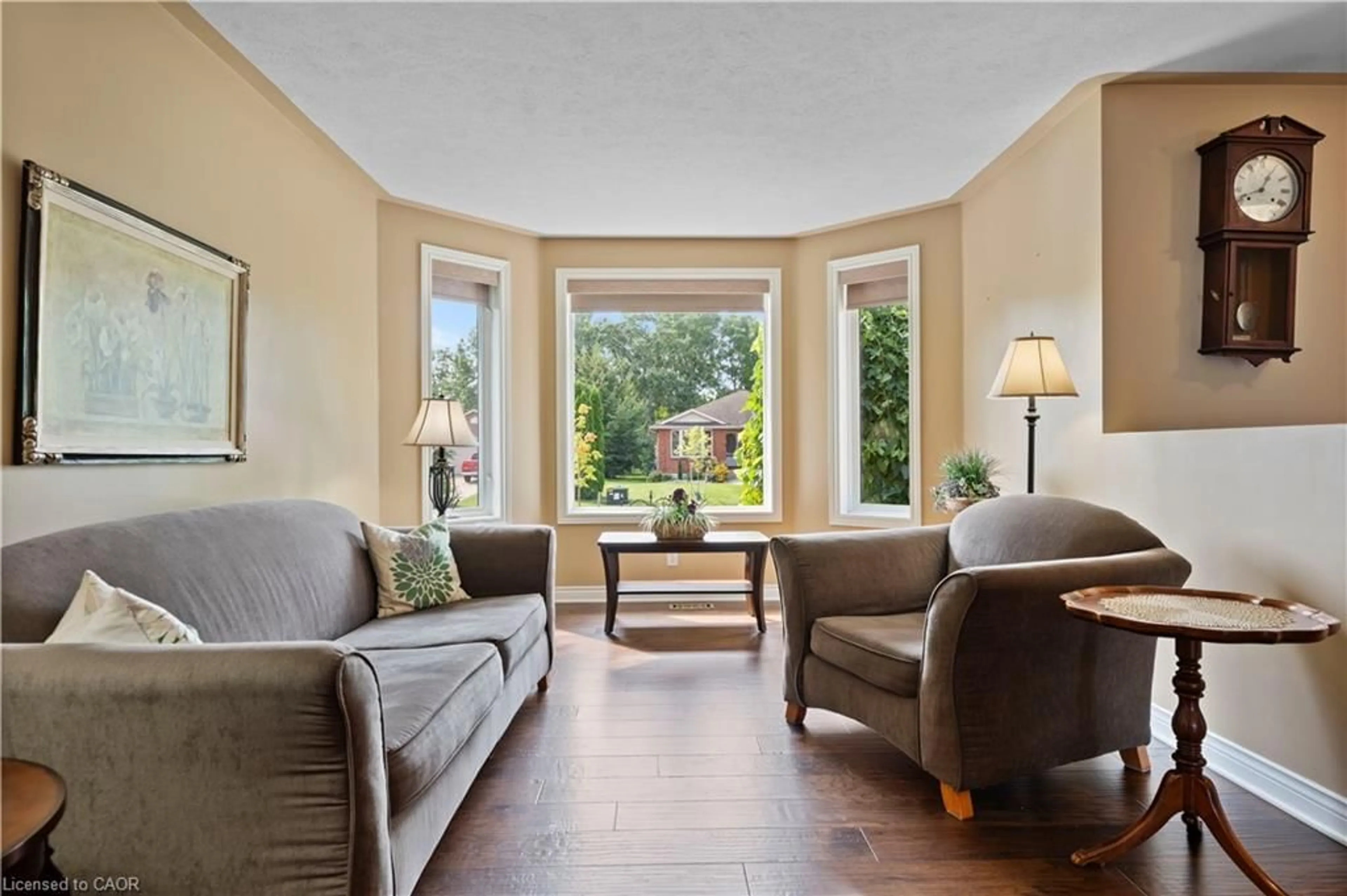 Living room with furniture, unknown for 10 Sunset Lane, Cayuga Ontario N0A 1E0