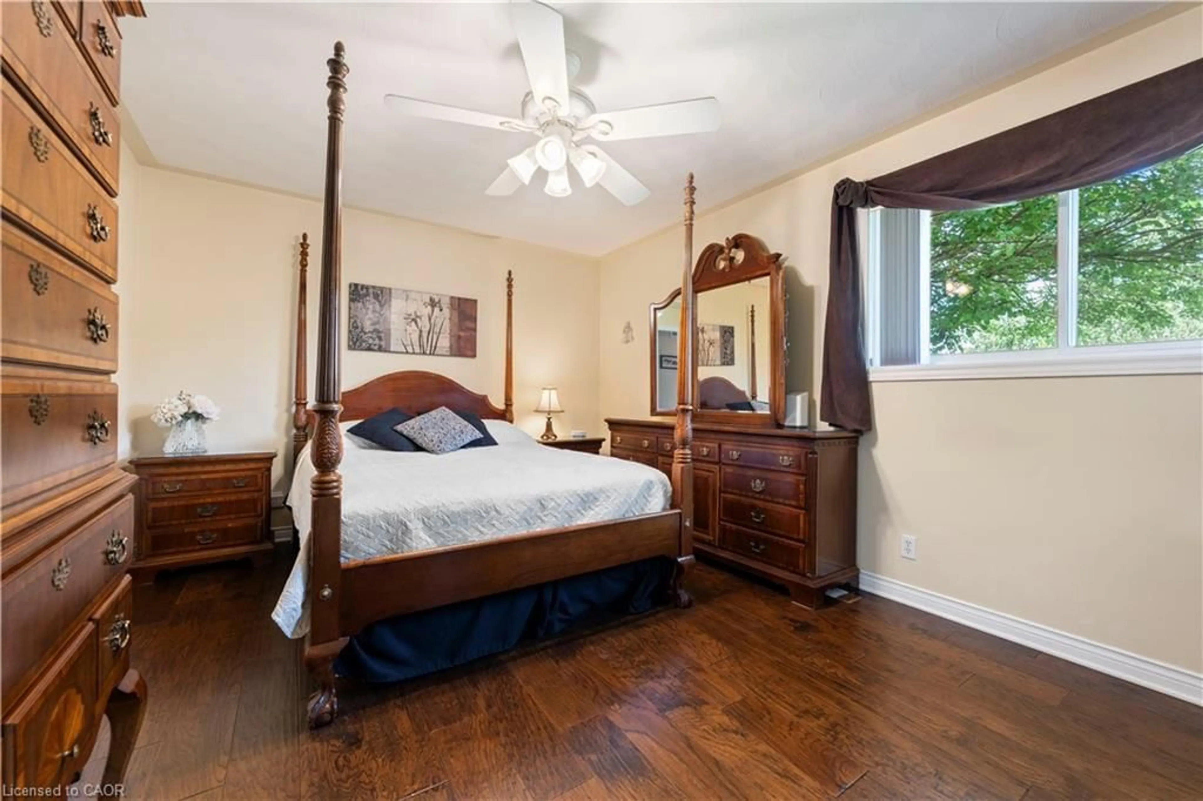 Bedroom with bed, wood/laminate floor for 10 Sunset Lane, Cayuga Ontario N0A 1E0