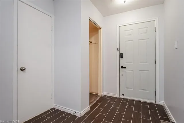 503 Lonelm Crt #A, Waterloo 4