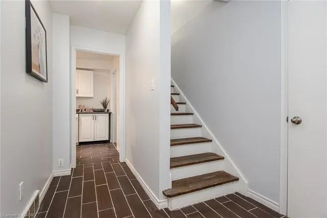 503 Lonelm Crt #A, Waterloo 5