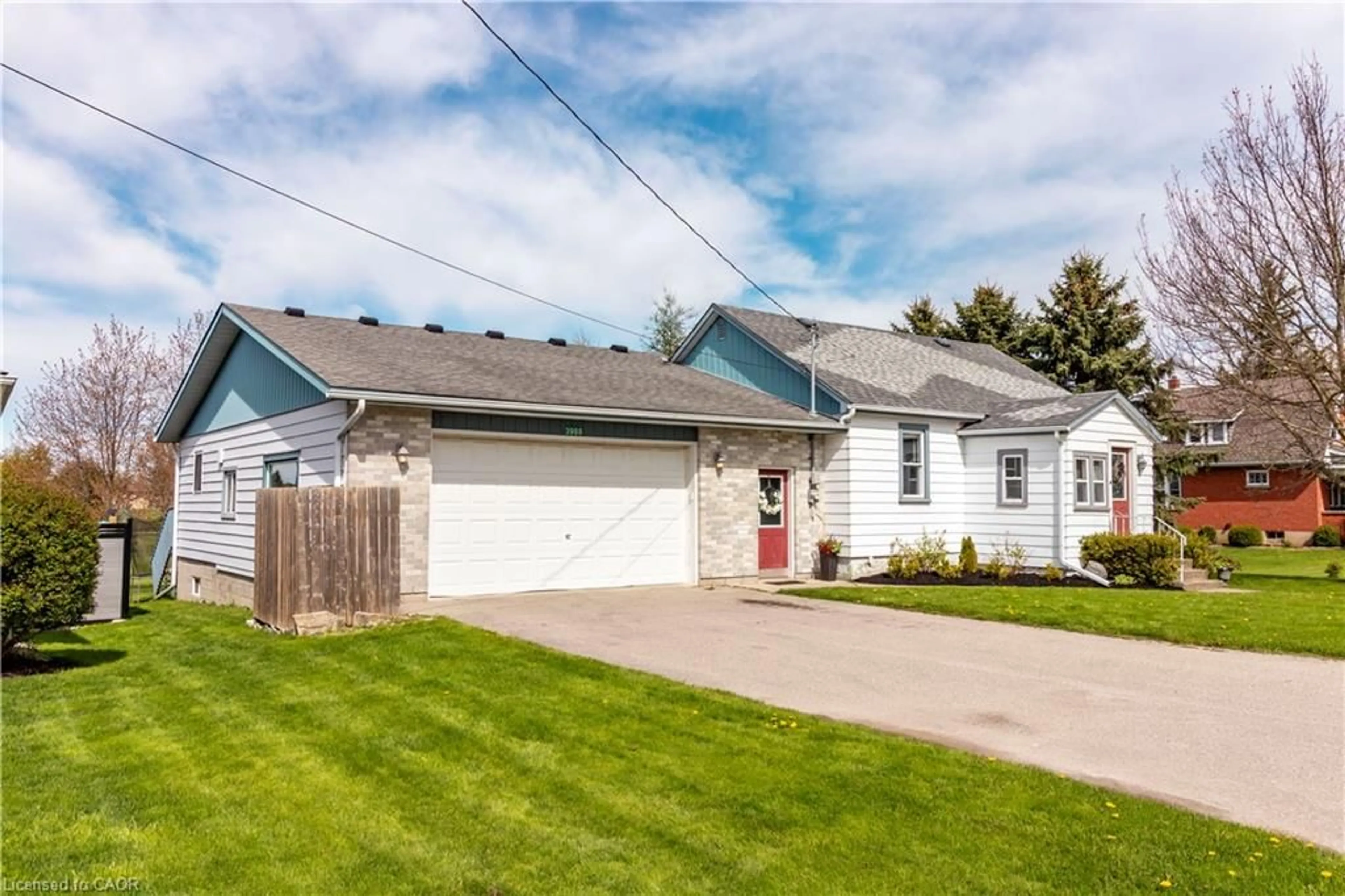 Home with vinyl exterior material, street for 3988 Galt St, Shakespeare Ontario N0B 2P0
