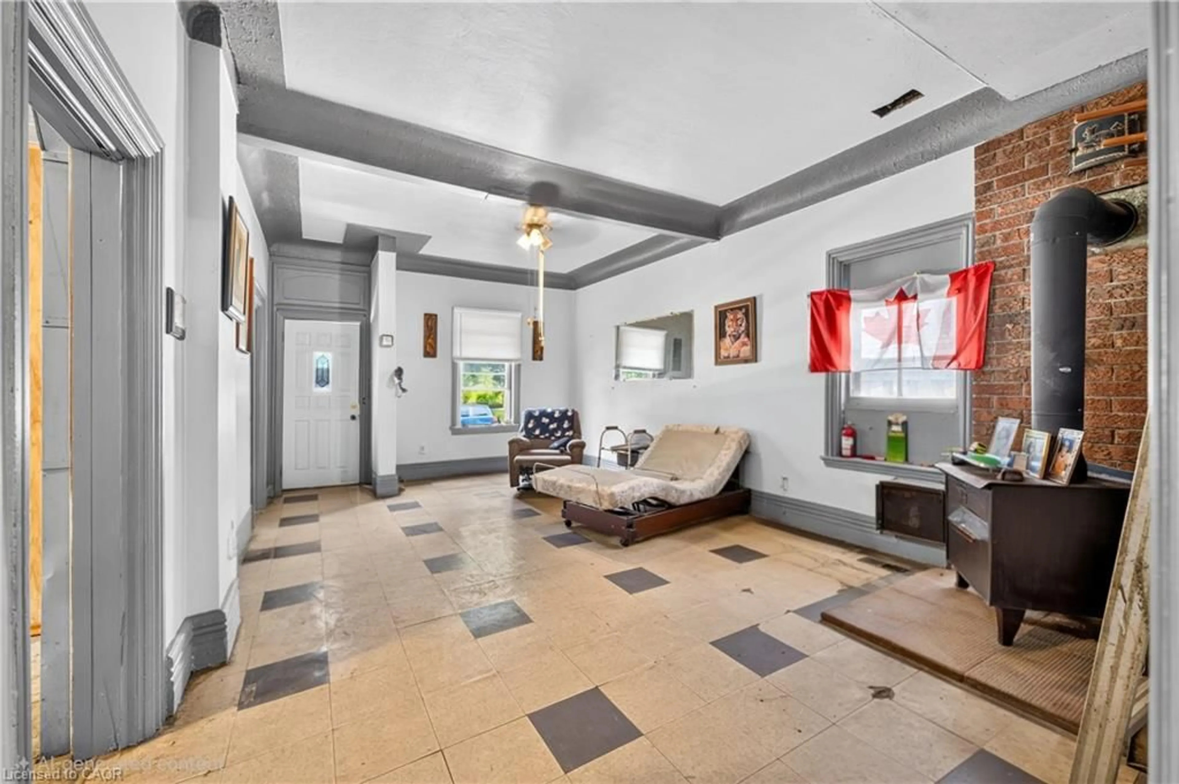 Lobby for 76 Birch Ave, Hamilton Ontario L8L 6H7