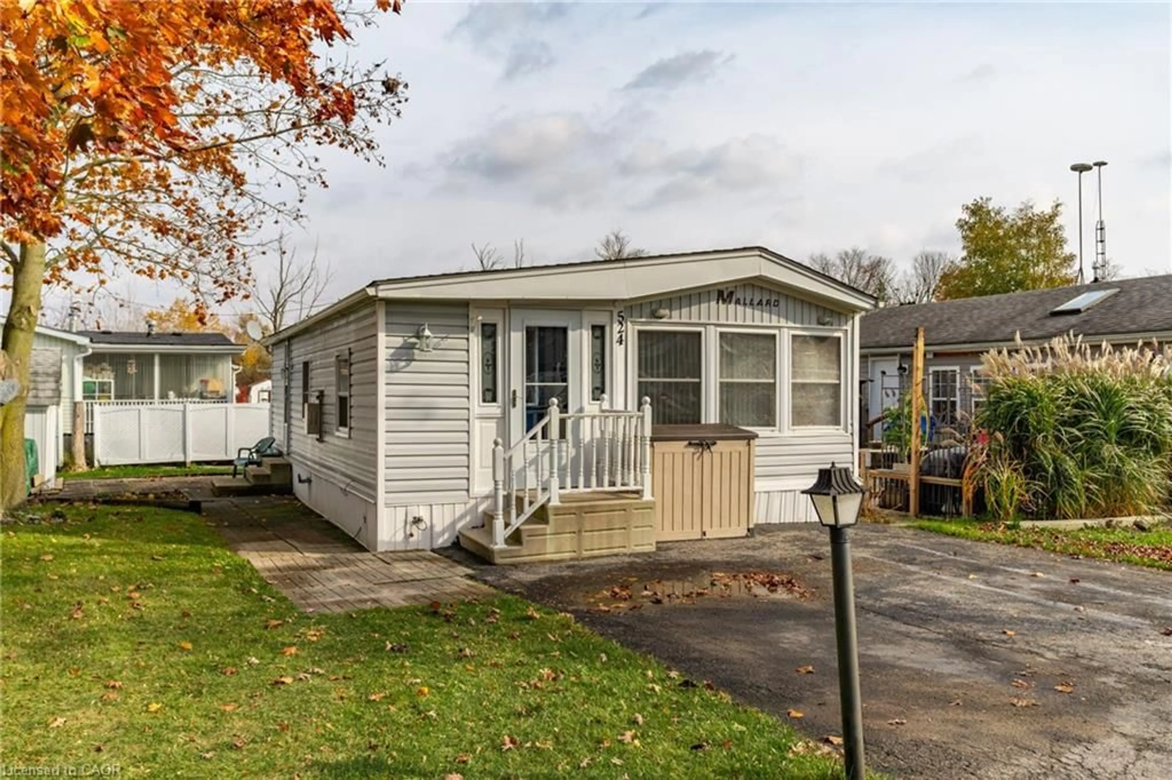 Home with vinyl exterior material, street for 524 Poplar Pl, Belwood Ontario N0B 1J0