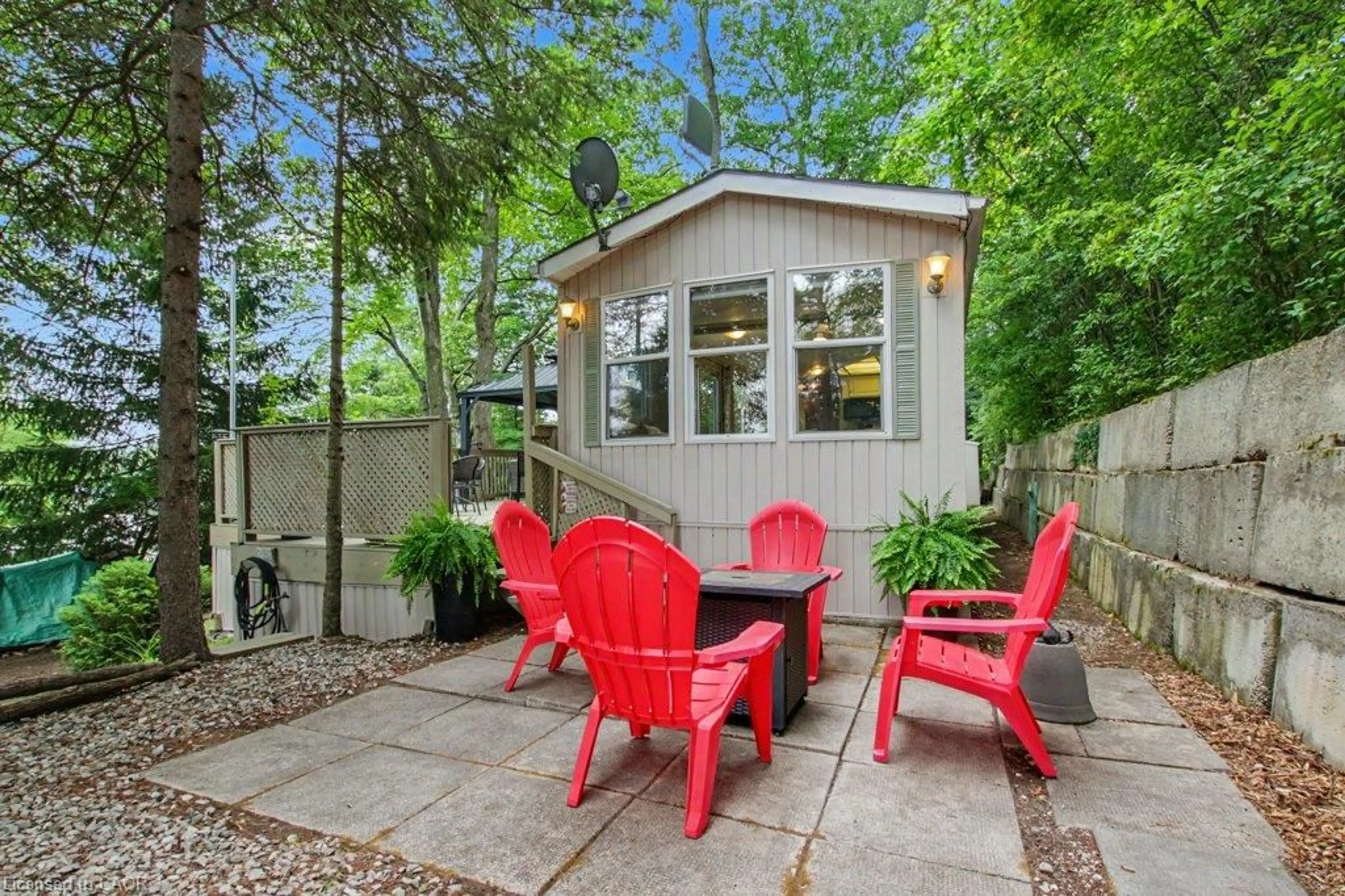 Patio, street for 673 Brant-Waterloo Rd #77, Ayr Ontario N0B 1E0