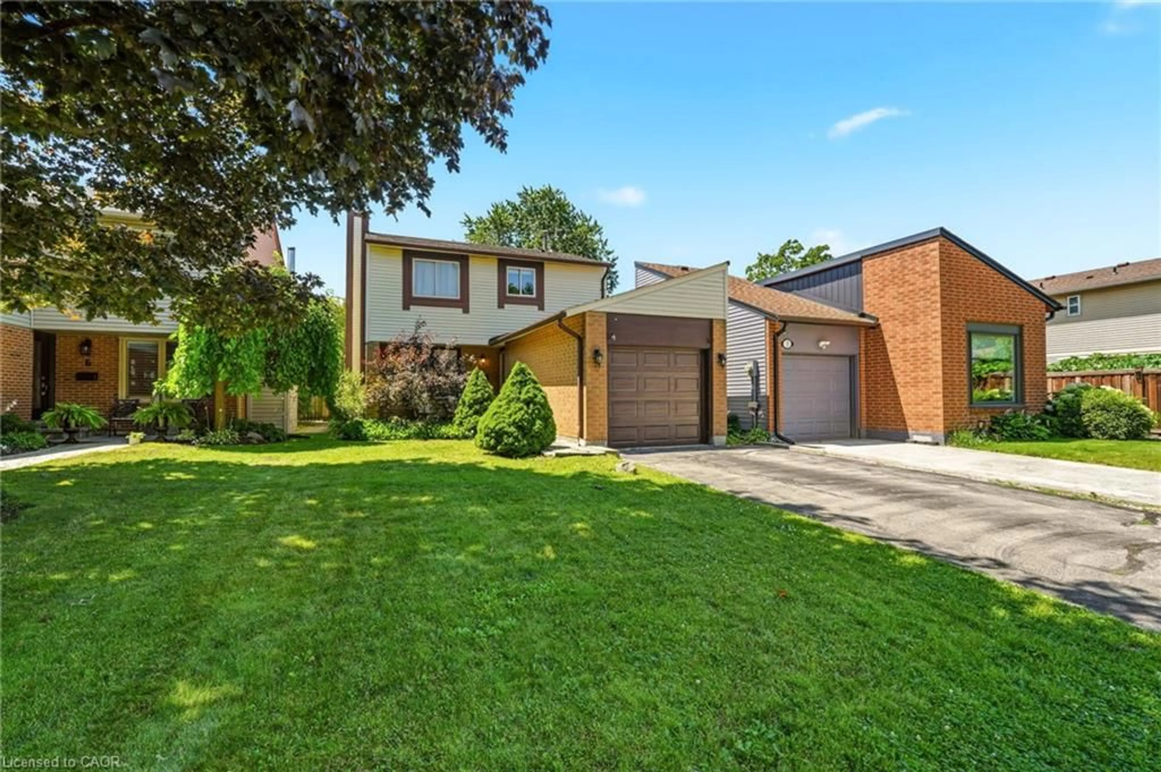 Home with brick exterior material, street for 4 Eileen St, Waterdown Ontario L9H 7E6