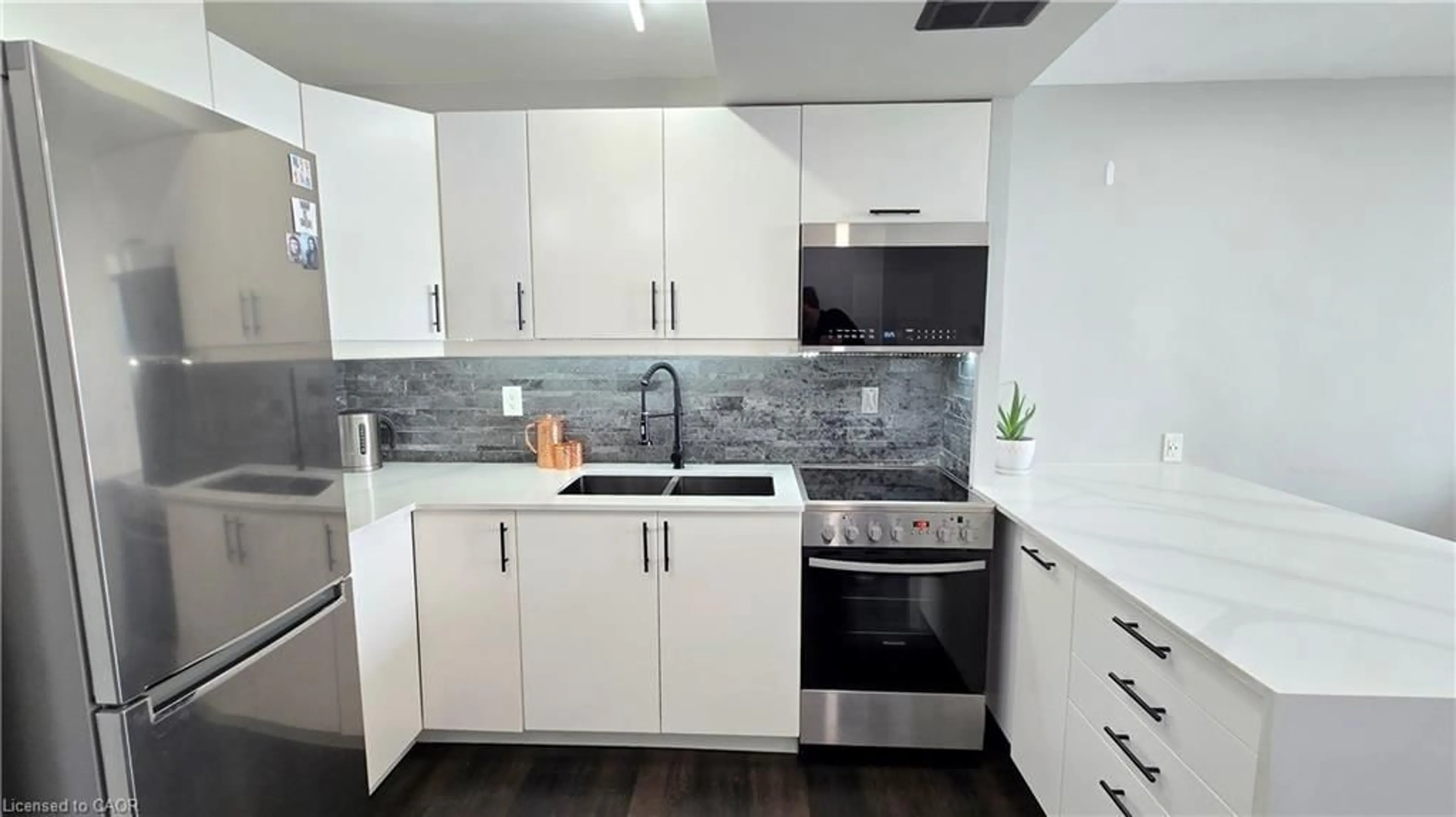 Standard kitchen, unknown for 150 Charlton Ave #3003, Hamilton Ontario L8N 3X3