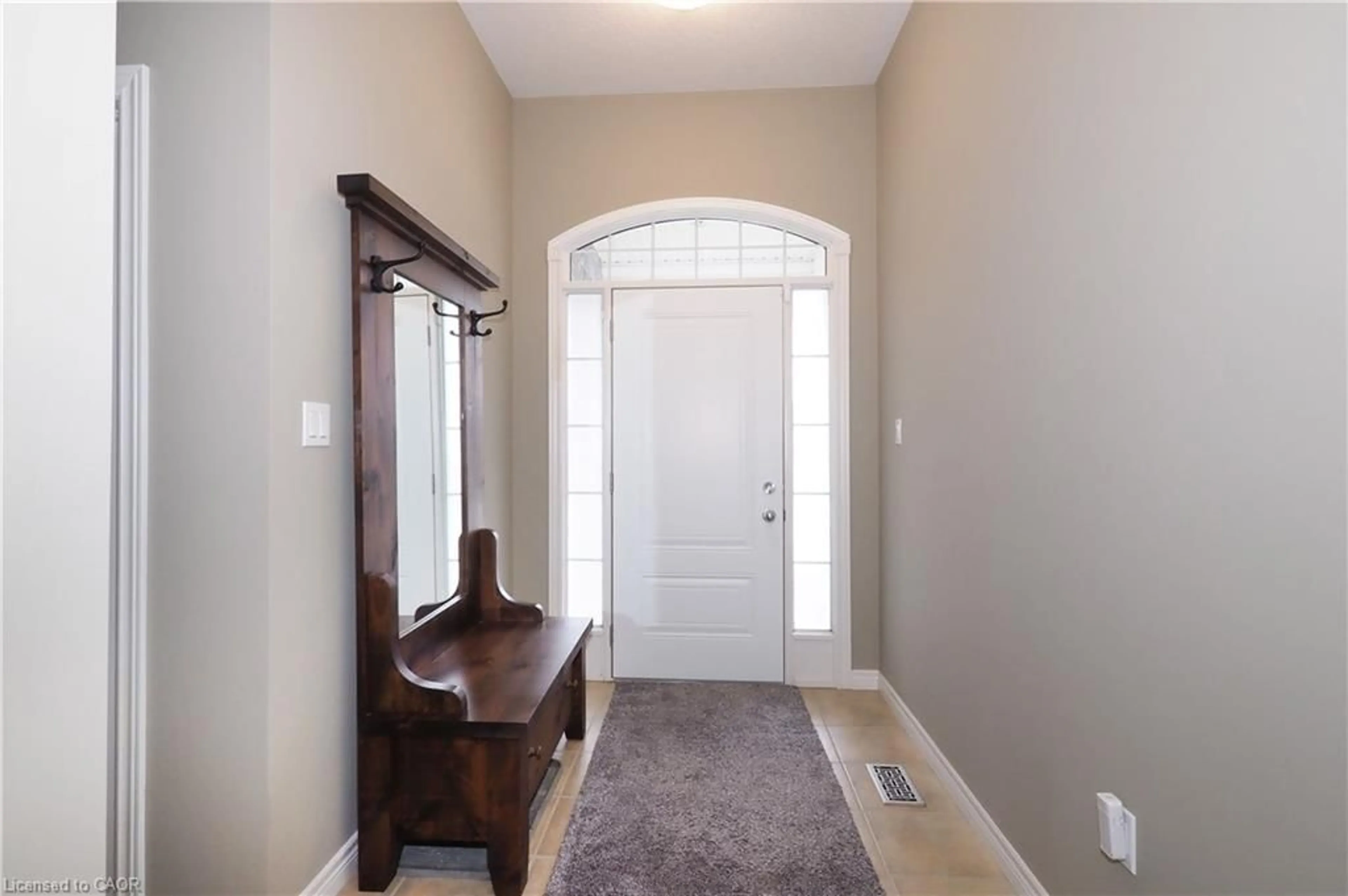 Indoor entryway for 565 Springwater Dr, Waterloo Ontario N2V 2K6