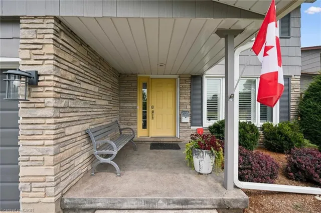 775 Riverside Dr, Cambridge 5