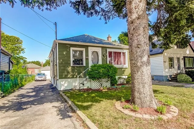 230 East 33rd St, Hamilton 2