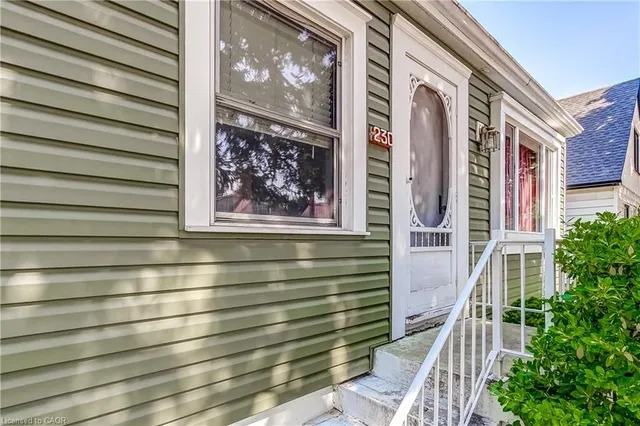 230 East 33rd St, Hamilton 5