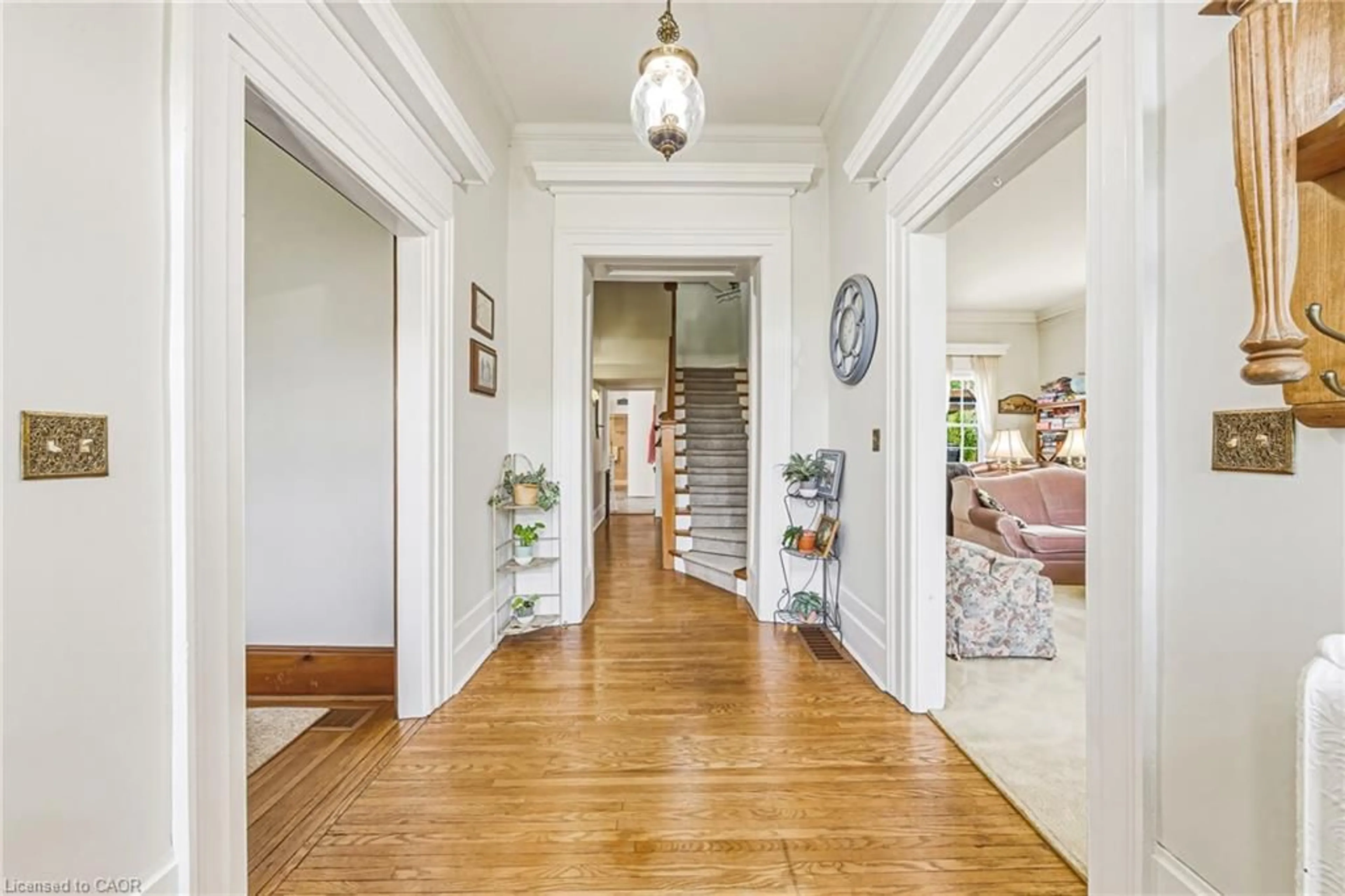 Indoor entryway for 670 Mount Pleasant Rd, Mount Pleasant Ontario N0E 1K0