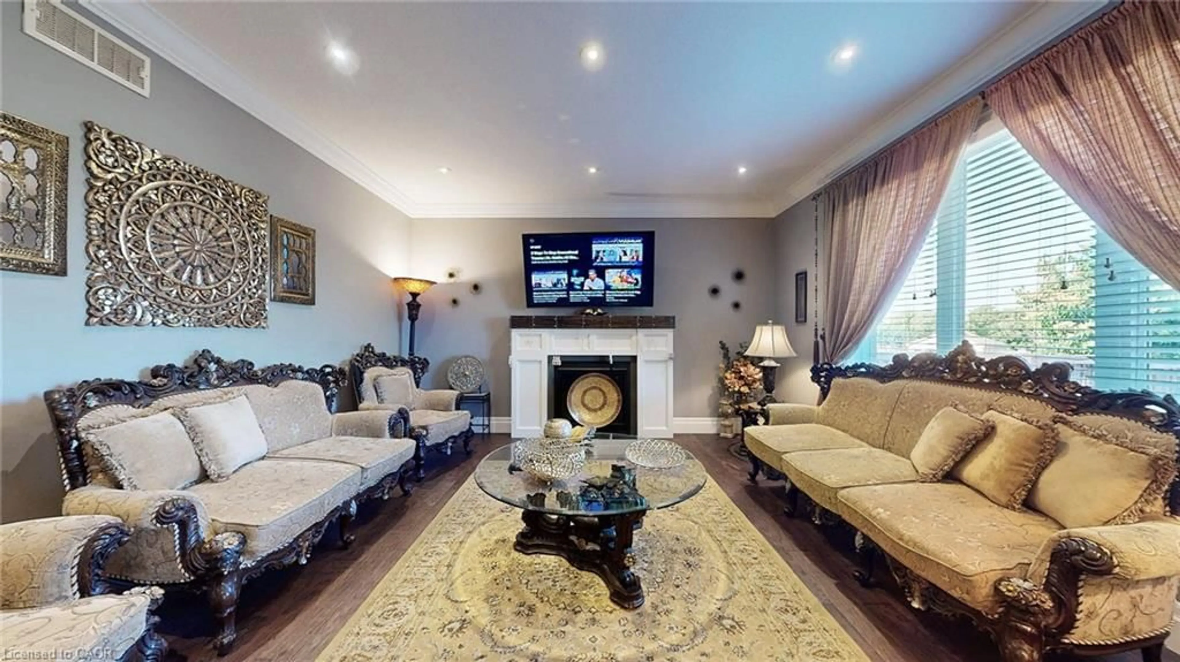 Living room with furniture, unknown for 537 Millstream Dr, Waterloo Ontario N2K 0E2