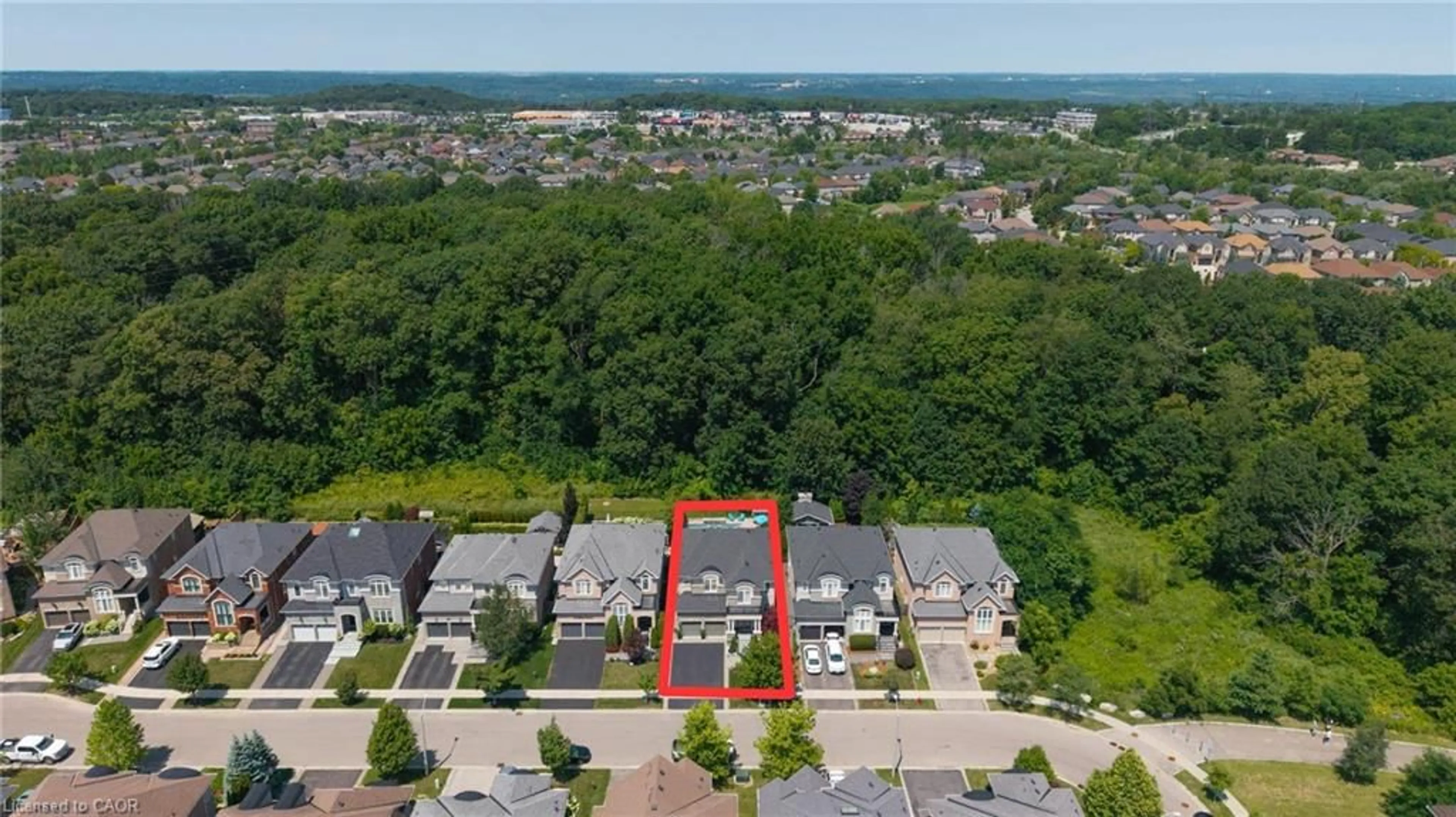A pic from outside/outdoor area/front of a property/back of a property/a pic from drone, street for 80 Sutherland Cres, Ancaster Ontario L9K 0G9