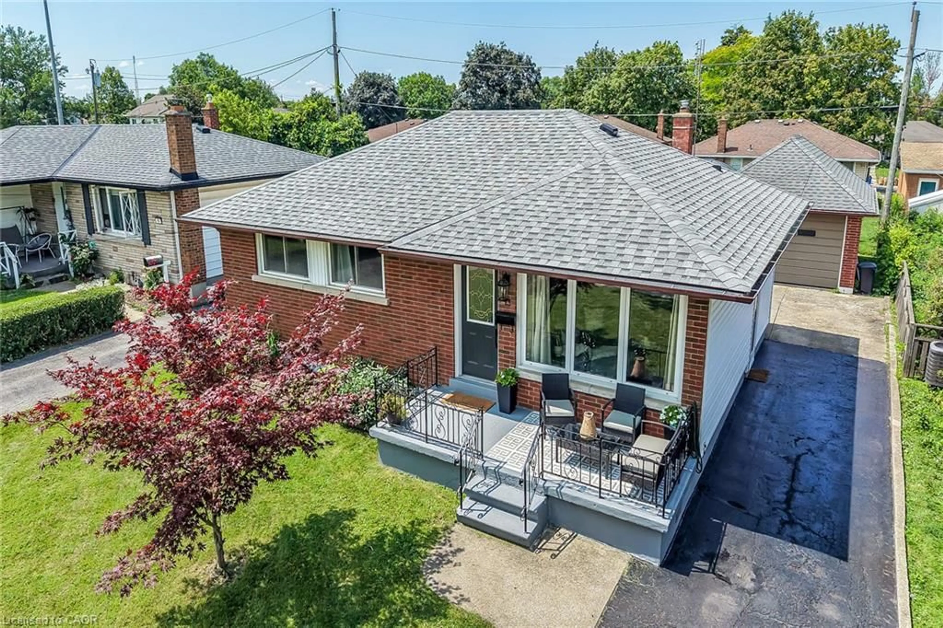 A pic from outside/outdoor area/front of a property/back of a property/a pic from drone, street for 13 Allanburg Rd, St. Catharines Ontario L2T 2R8