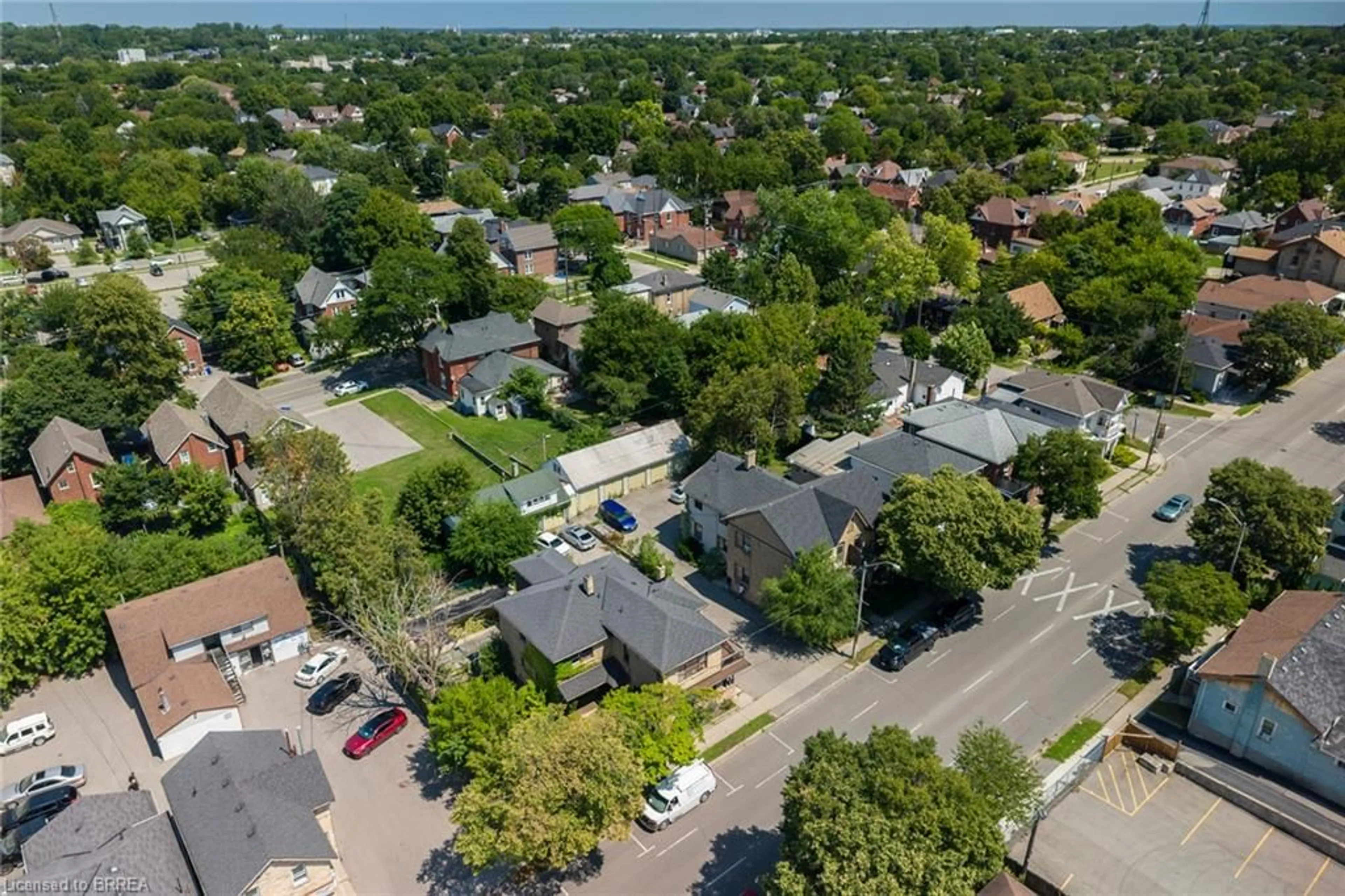 A pic from outside/outdoor area/front of a property/back of a property/a pic from drone, street for 212-218 Dalhousie St, Brantford Ontario N3S 3T7
