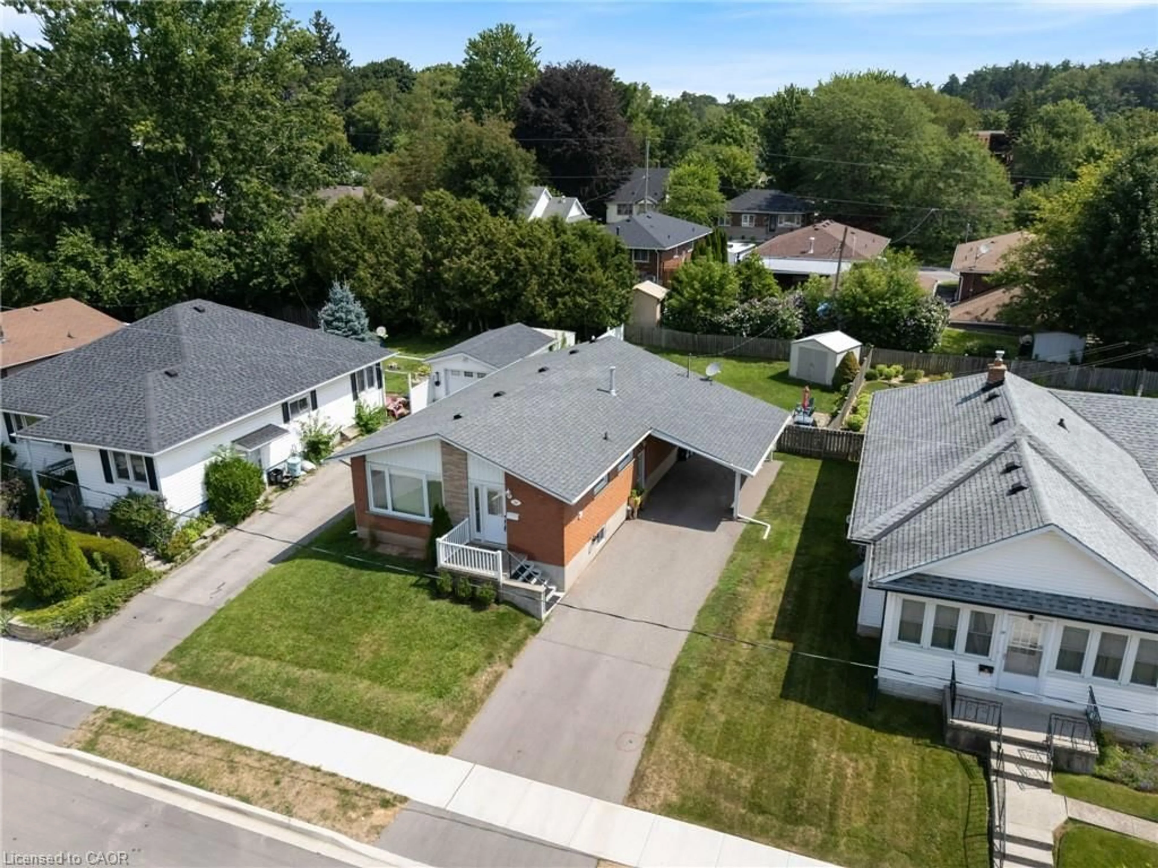 A pic from outside/outdoor area/front of a property/back of a property/a pic from drone, street for 23 Homewood Ave, Simcoe Ontario N3Y 2S9