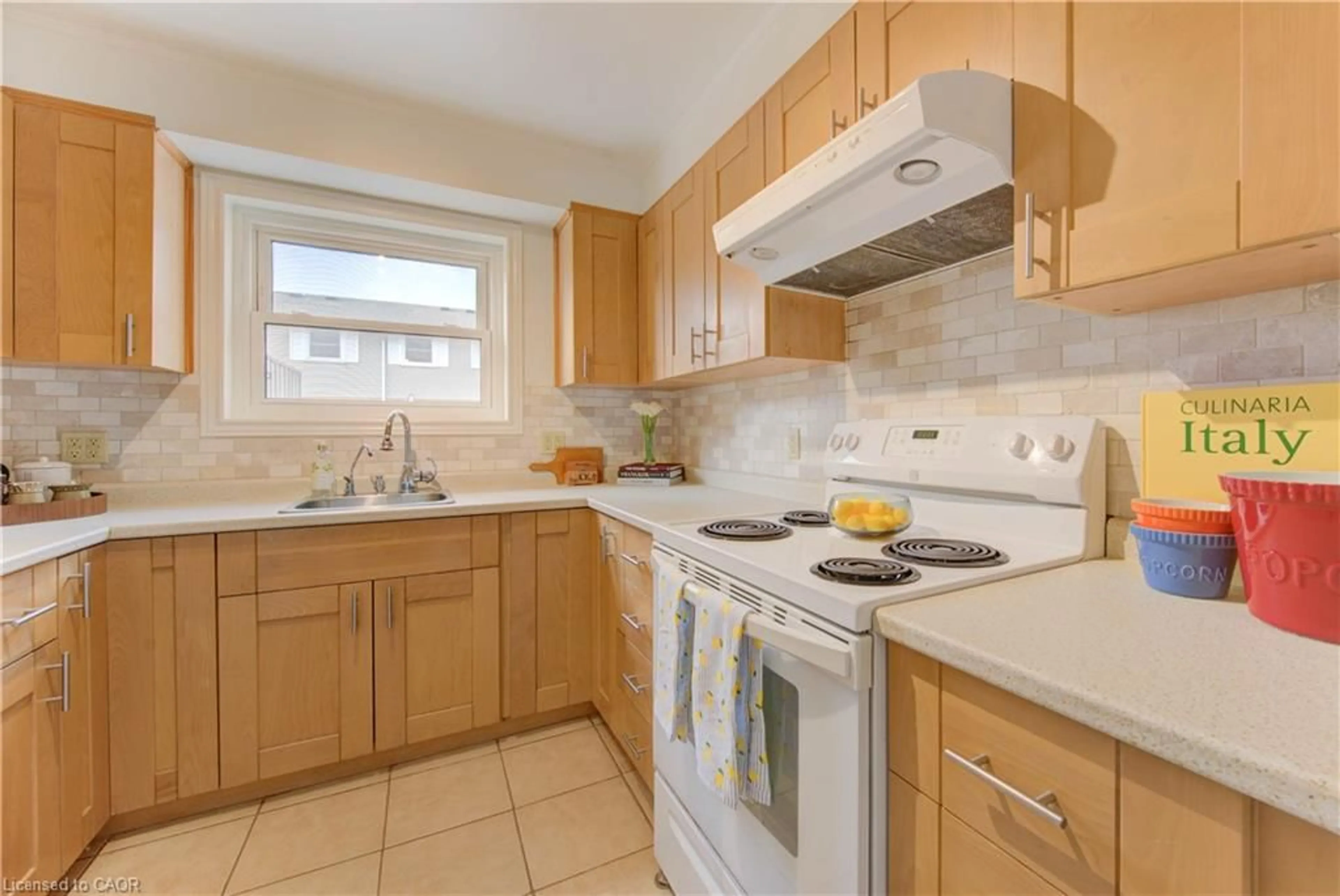 Standard kitchen, unknown for 440 Pioneer Dr #3, Kitchener Ontario N2P 1H6